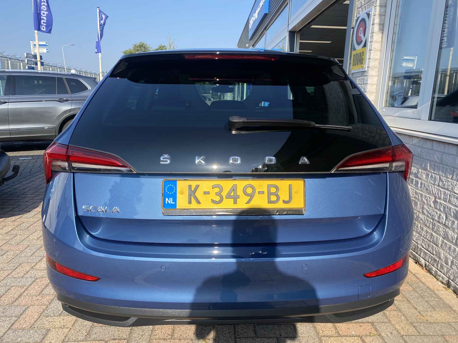 Škoda Scala 1.0 TSI Sport Business / PANO/ PARK. SENSOREN/ LED/ CRUISE/ APP CONNECT/ CLIMA/ DAB/ - 32/38