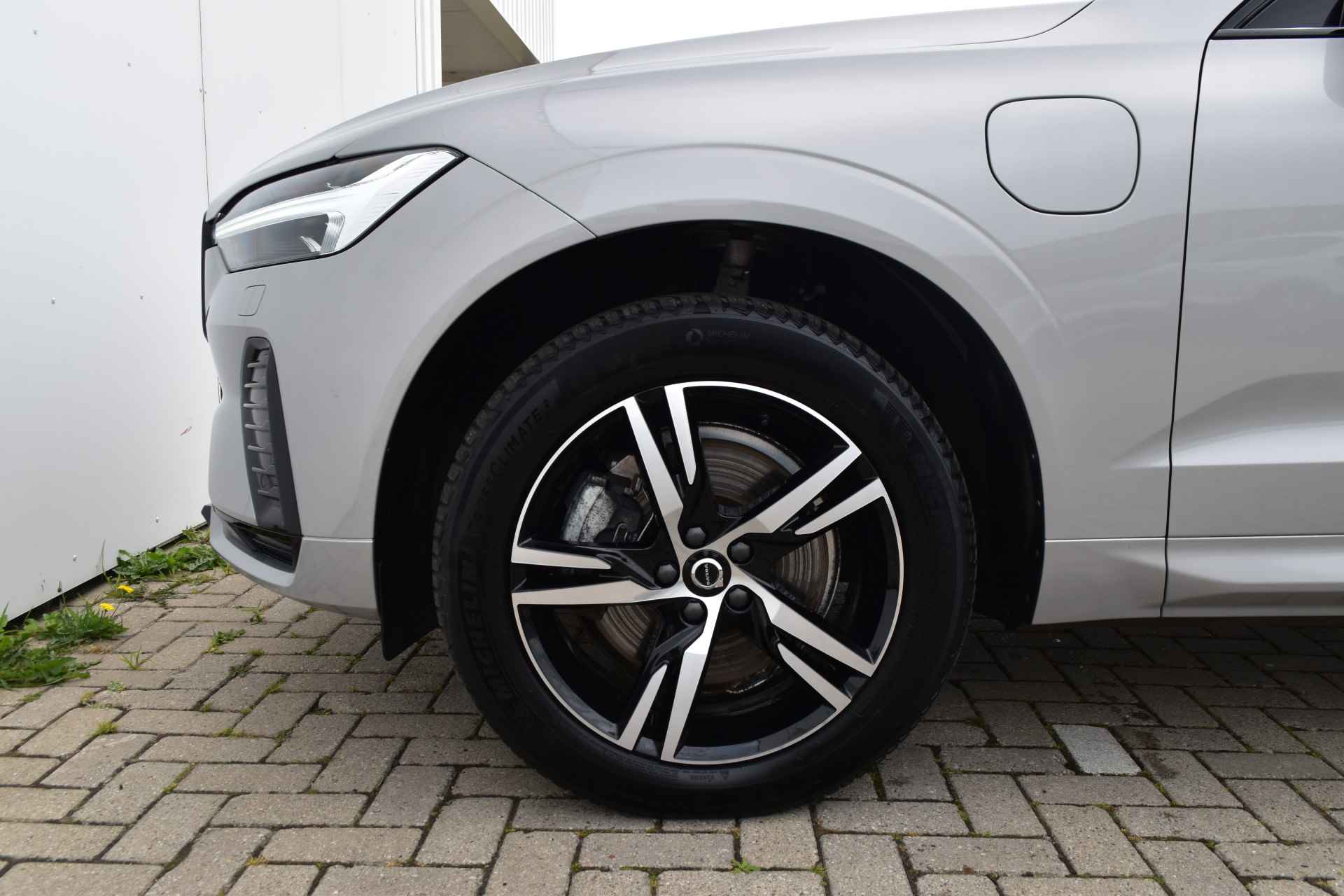 Volvo XC60 Recharge T6 AWD R-Design #Luchtvering #MassageStoelen #Stoelkoeling - 13/37