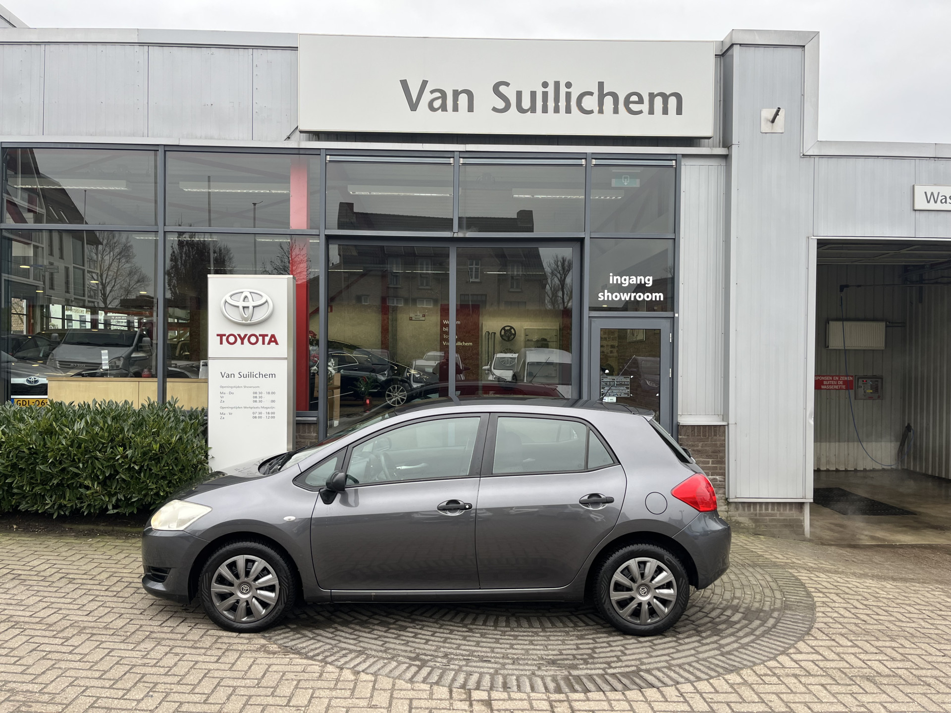 Toyota Auris 1.4-16V Terra