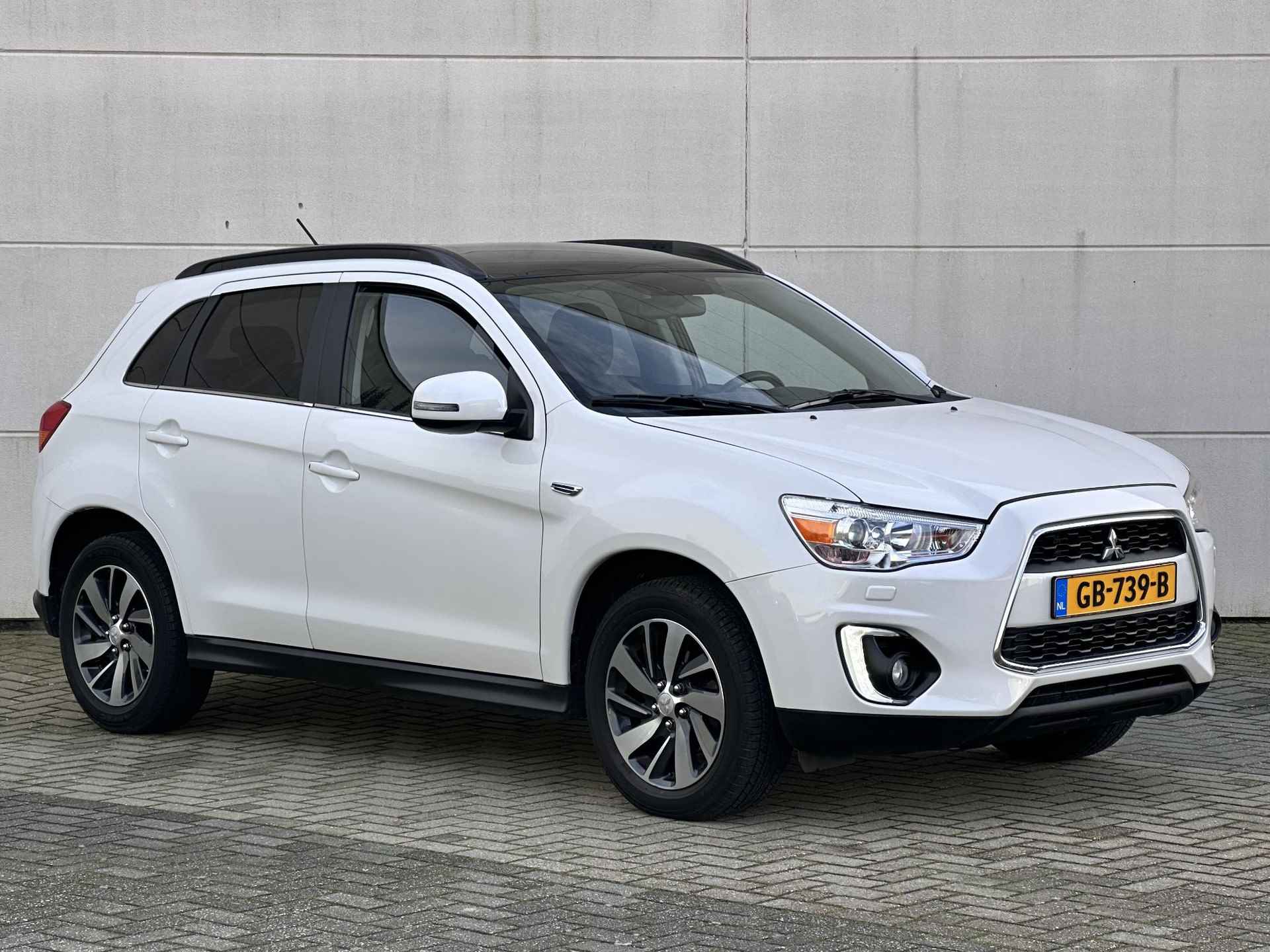 Mitsubishi ASX 1.6 Cleartec Intense+ / Navigatie / Achteruitrijcamera / Panoramadak / Trekhaak / Climate Control / Cruise Control / Keyless / - 4/26