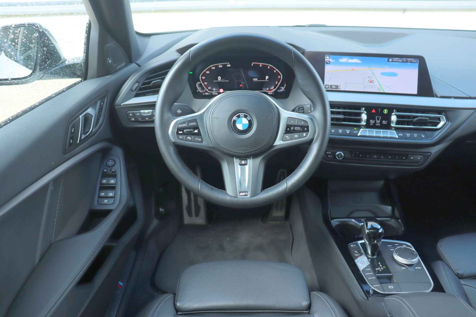 BMW 1 Serie 5-deurs 118i | High Executive / M Sportpakket / Panodak / Harman Kardon / Head-Up / Comfort Acces / Adaptive Cruise Control / Driving Assistant - 10/41