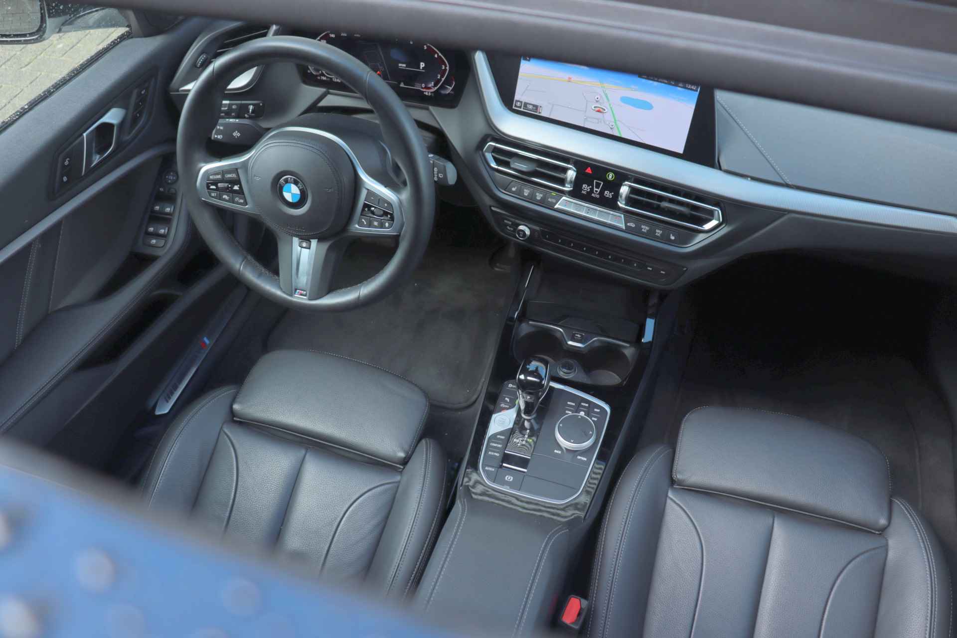 BMW 1 Serie 5-deurs 118i | High Executive / M Sportpakket / Panodak / Harman Kardon / Head-Up / Comfort Acces / Adaptive Cruise Control / Driving Assistant - 14/41