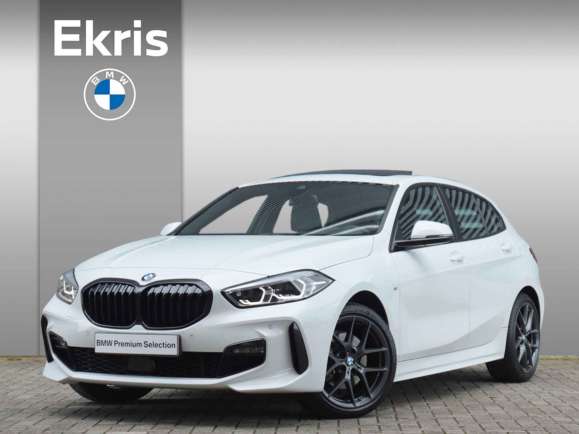 BMW 1 Serie 5-deurs 118i | High Executive / M Sportpakket / Panodak / Harman Kardon / Head-Up / Comfort Acces / Adaptive Cruise Control / Driving Assistant - 1/41
