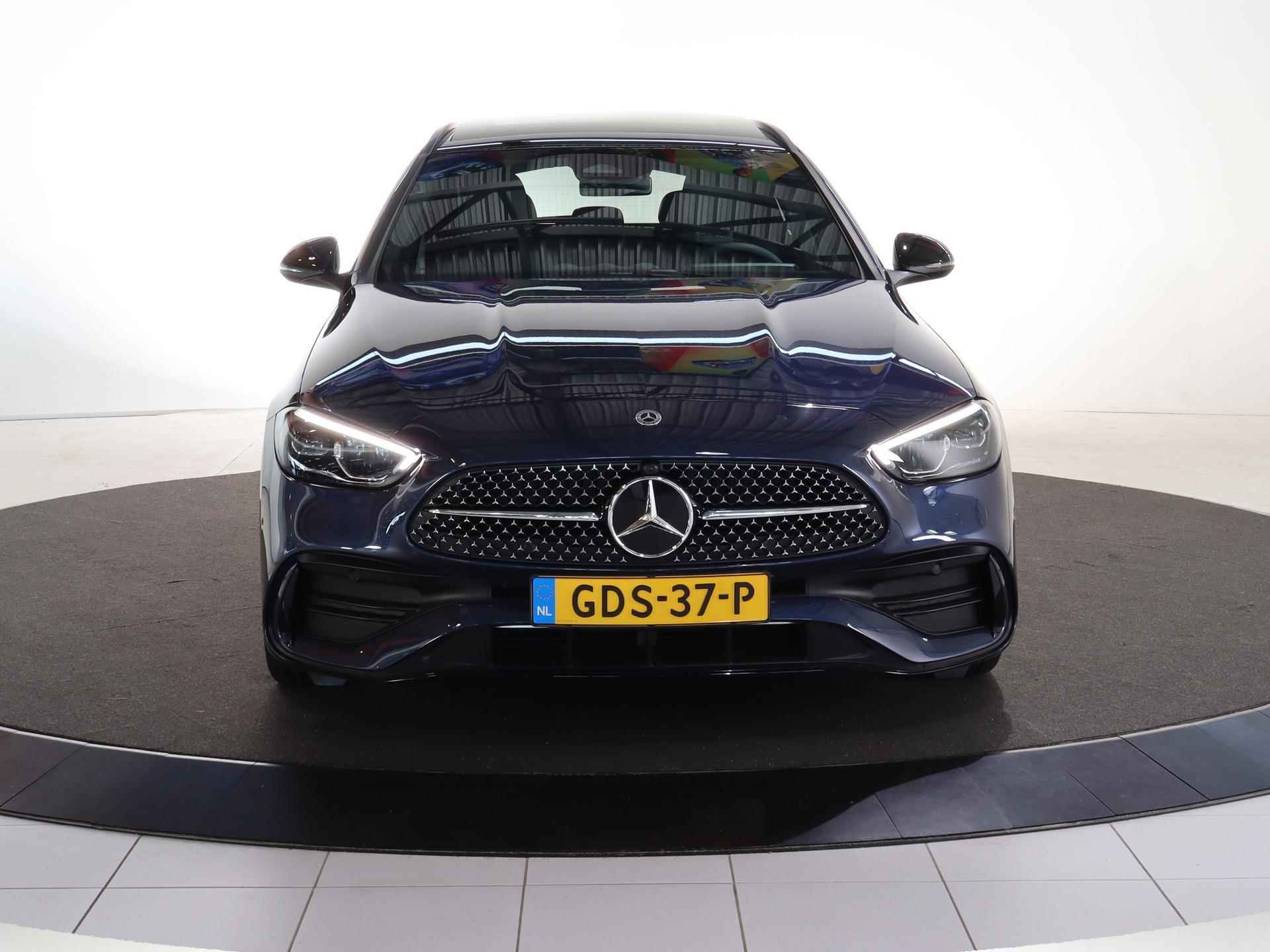 Mercedes-Benz C-klasse Estate 180 AMG Line | Nieuwprijs € 71.520 | Nightpakket | 19-Inch | Panoramadak | Apple Car Play | Massagestoelen | Stoelventilatie + -verwarming - 4/28