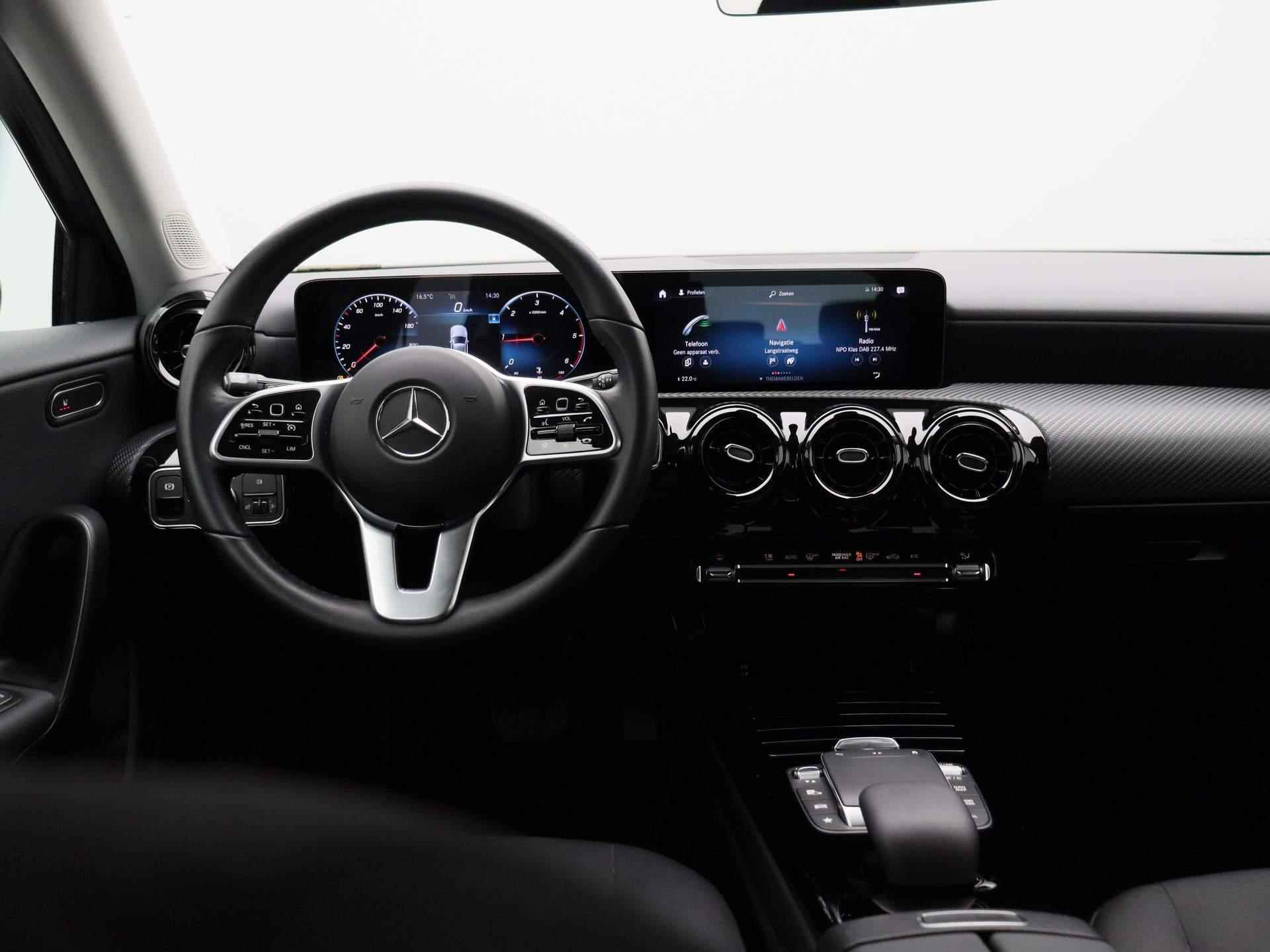 Mercedes-Benz A-klasse 180 d Business Solution | Ambient Lighting | Automaat | Achteruitrijcamera | DAB ontvanger | High-performance led-koplampen | Mercedes-Benz navigatie | - 7/43