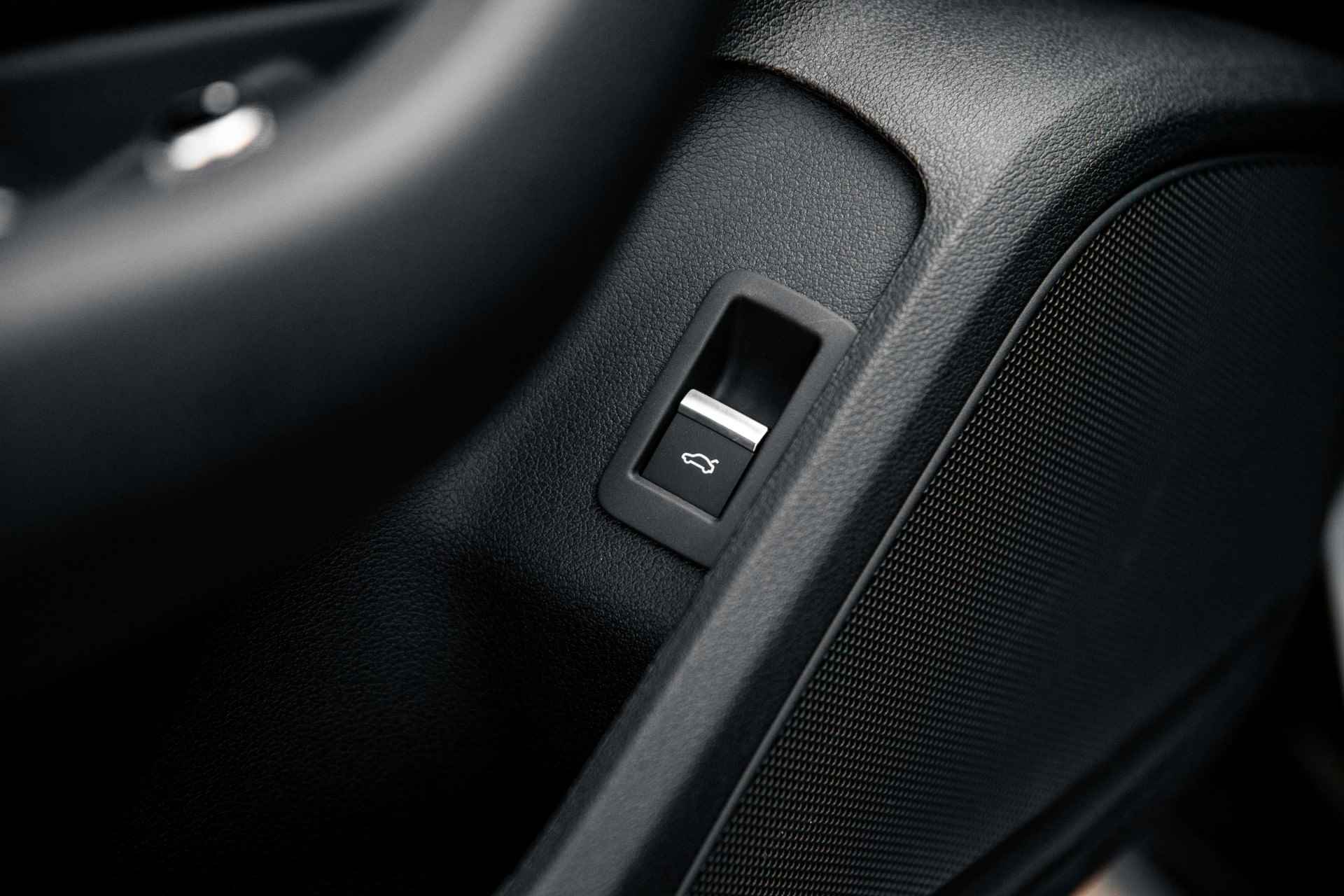 Audi A4 Limousine 35 TFSI 150PK S edition | 360 Camera | Elektrische Stoelen | Stoelverwarming | Ambiente Lichtpakket Plus | - 33/64