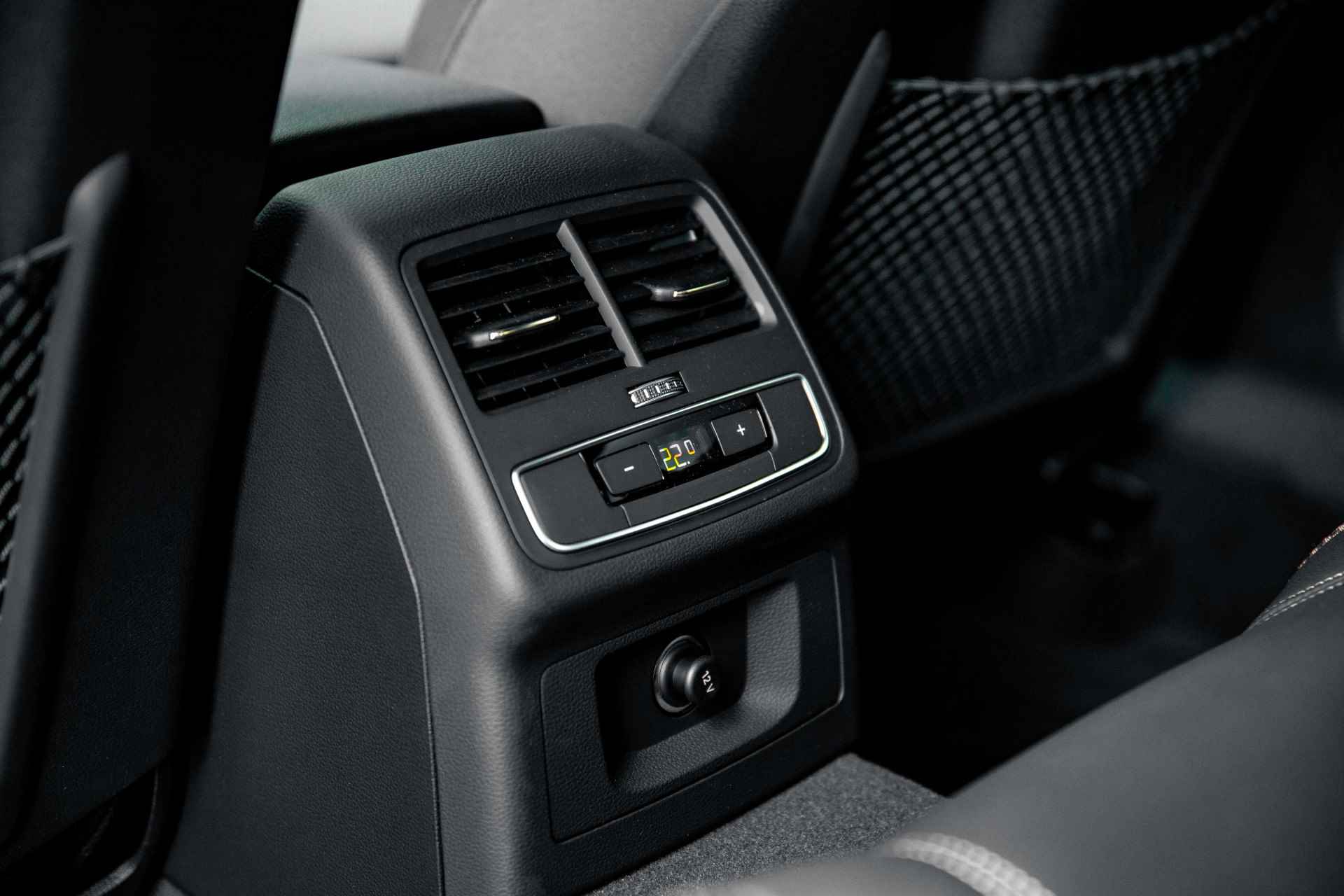 Audi A4 Limousine 35 TFSI 150PK S edition | 360 Camera | Elektrische Stoelen | Stoelverwarming | Ambiente Lichtpakket Plus | - 39/64
