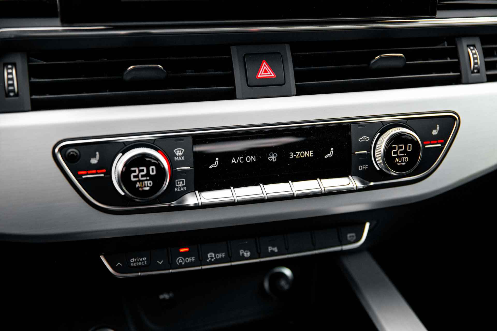 Audi A4 Limousine 35 TFSI 150PK S edition | 360 Camera | Elektrische Stoelen | Stoelverwarming | Ambiente Lichtpakket Plus | - 52/64