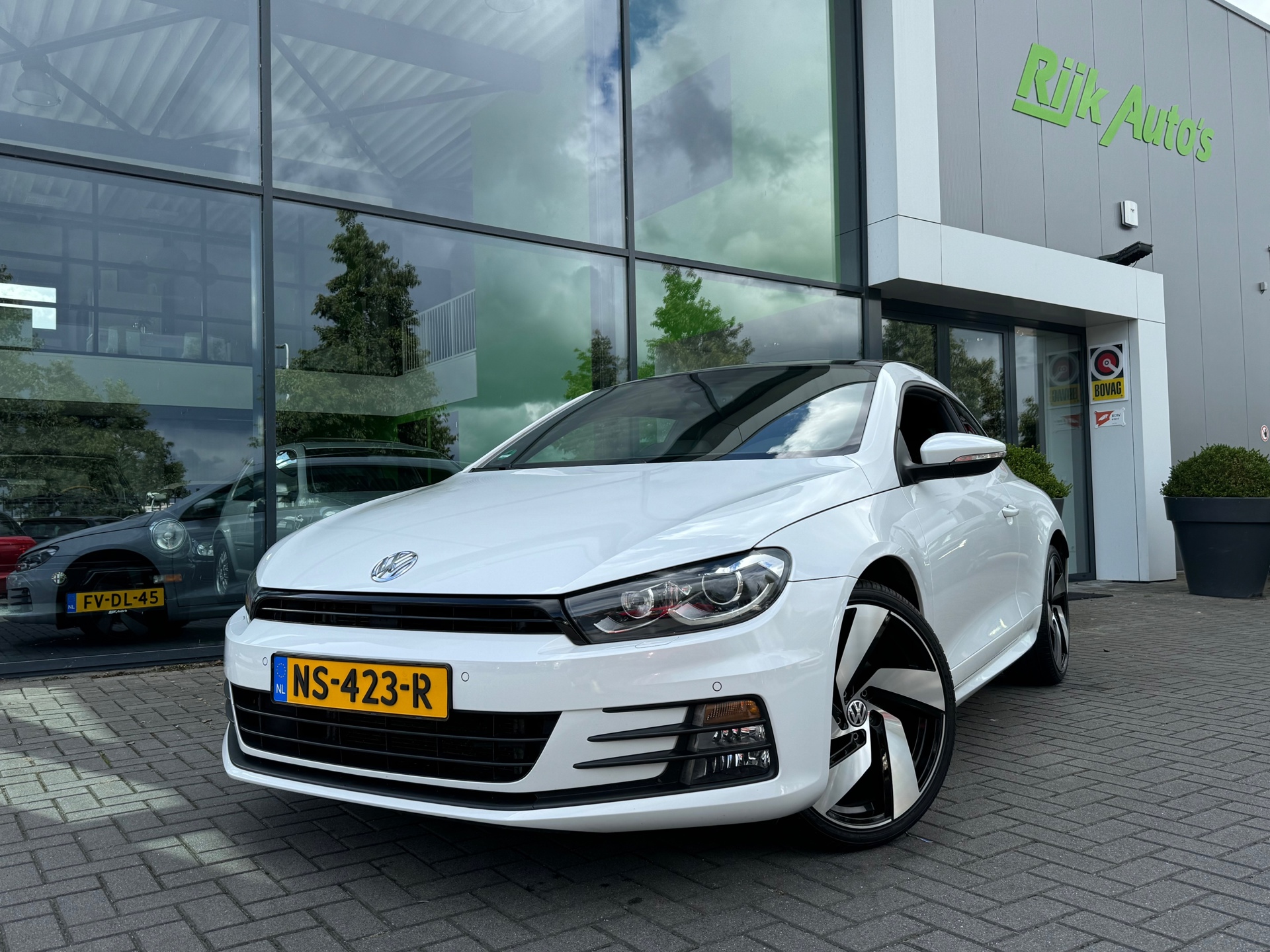 Volkswagen Scirocco 2.0 TFSI Edition R-line * DSG * Pano* leder * 220PK