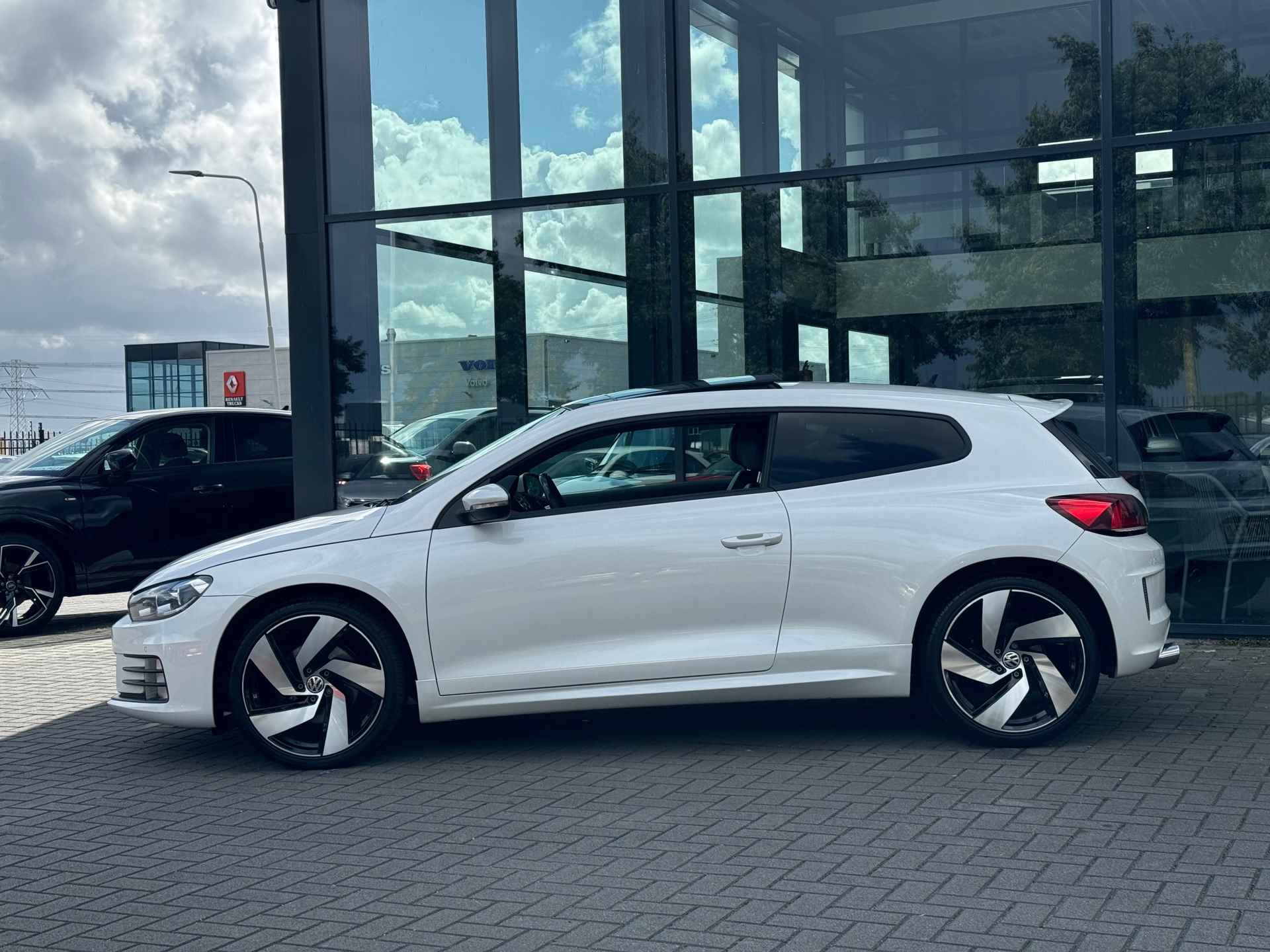 Volkswagen Scirocco 2.0 TFSI Edition R-line * DSG * Pano* leder * 220PK - 4/26