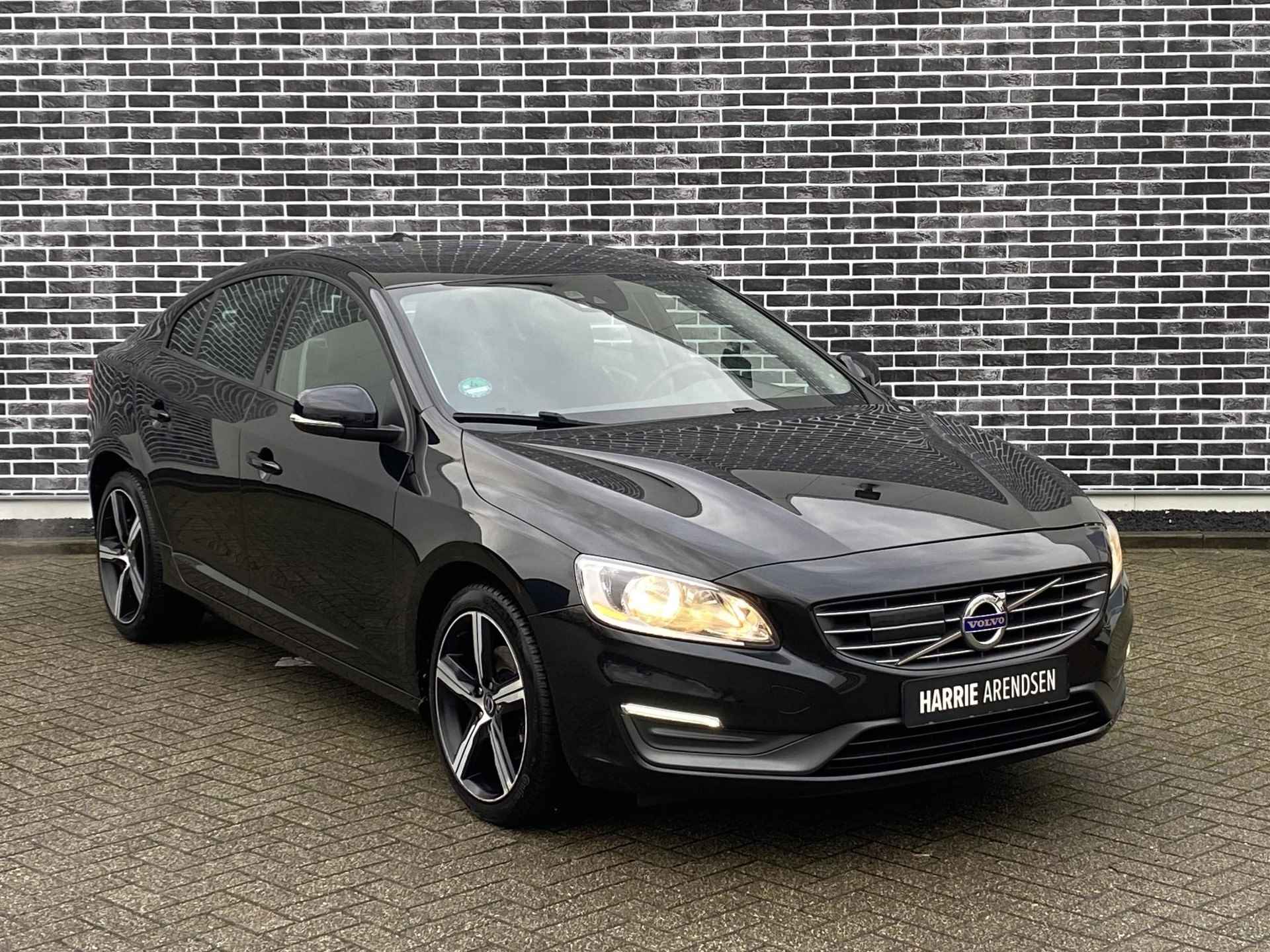 Volvo S60 1.6 T3 Kinetic | Adaptieve Cruise Control | Trekhaak | All season banden | Climate control | 18 inch velgen | - 3/13