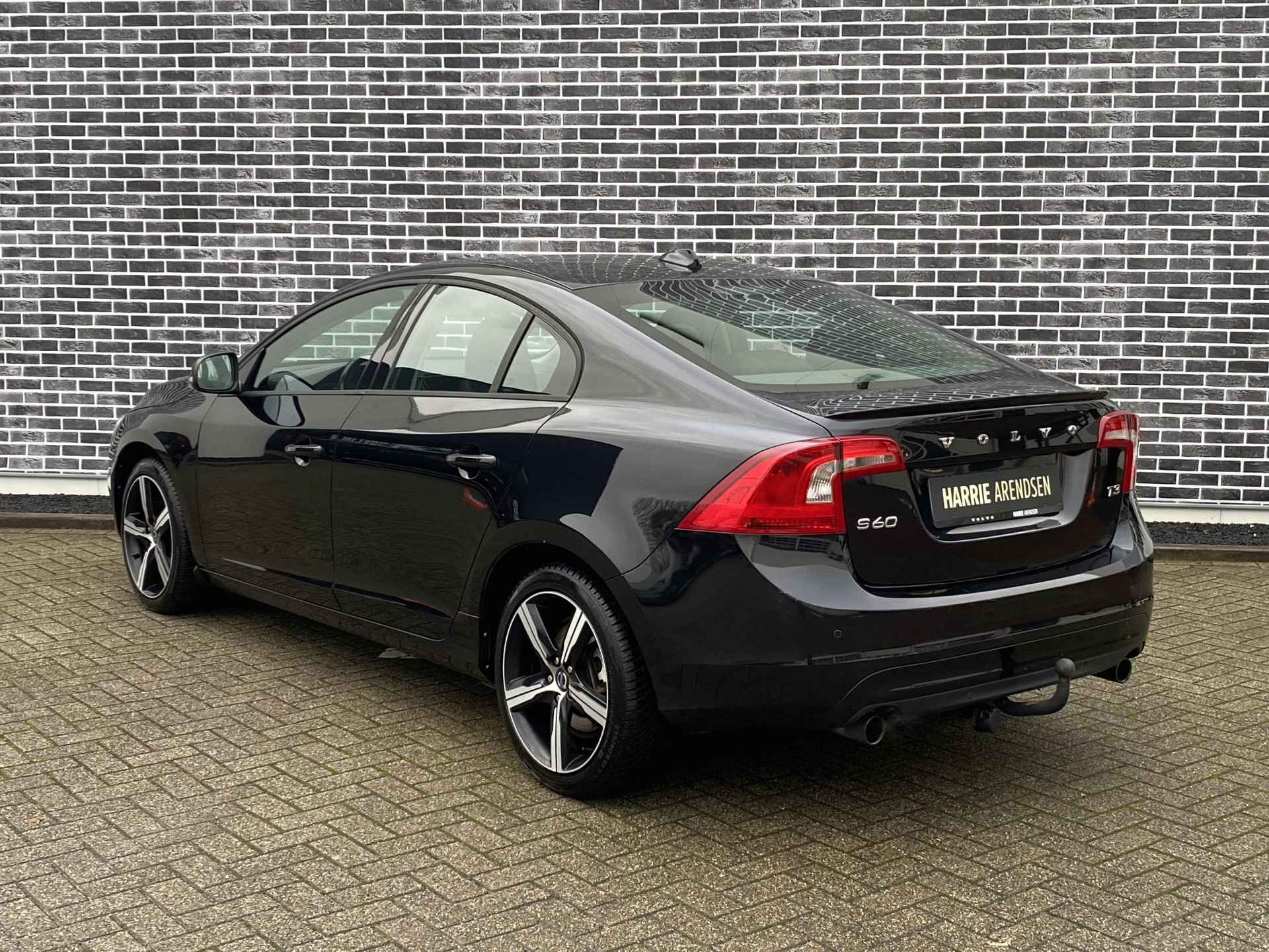 Volvo S60 1.6 T3 Kinetic | Adaptieve Cruise Control | Trekhaak | All season banden | Climate control | 18 inch velgen | - 5/13