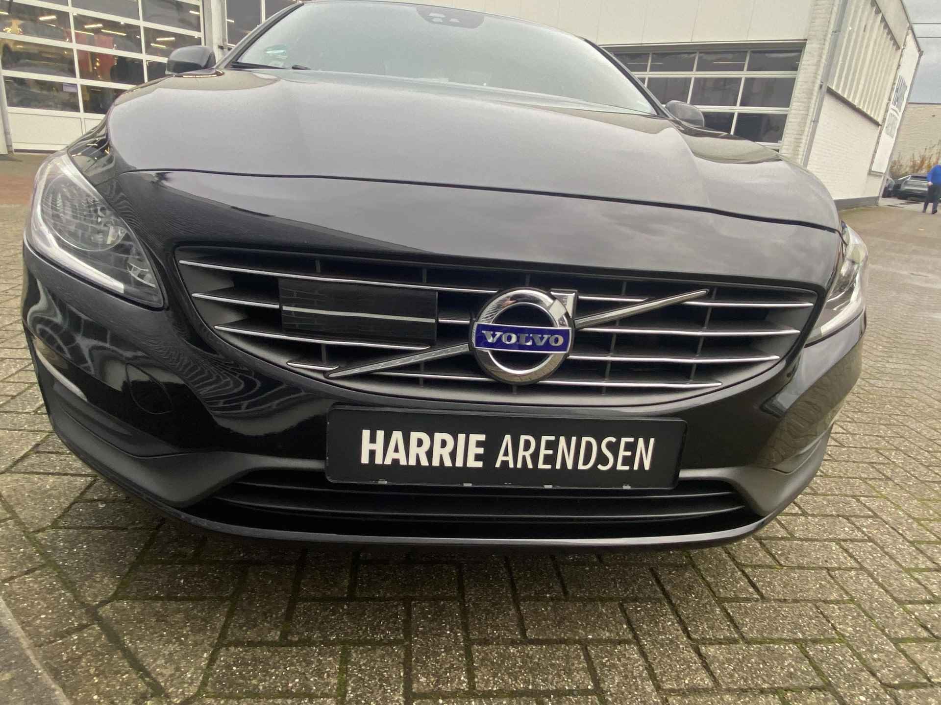 Volvo S60 1.6 T3 Kinetic | Adaptieve Cruise Control | Trekhaak | All season banden | Climate control | 18 inch velgen | - 8/13