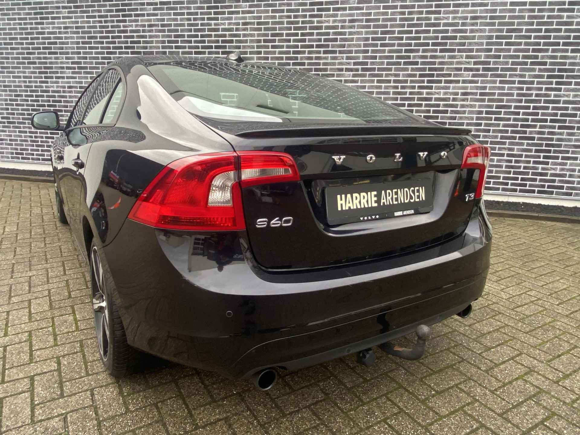 Volvo S60 1.6 T3 Kinetic | Adaptieve Cruise Control | Trekhaak | All season banden | Climate control | 18 inch velgen | - 10/13