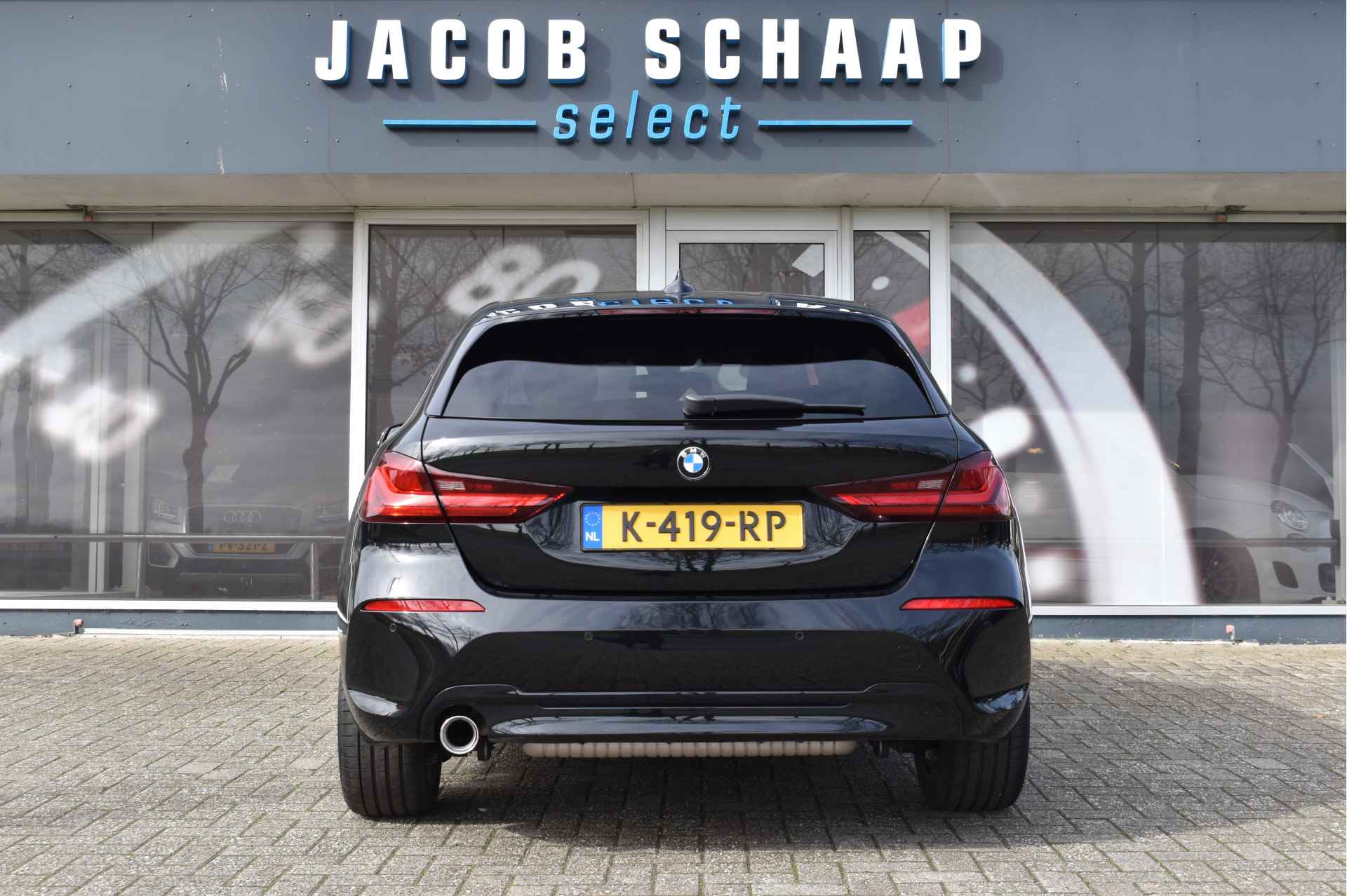 BMW 1-serie 118i High Executive / Sport-Line / Ad. Cruise / Verw. Stuur & Stoelen / Privacy glas - 6/54