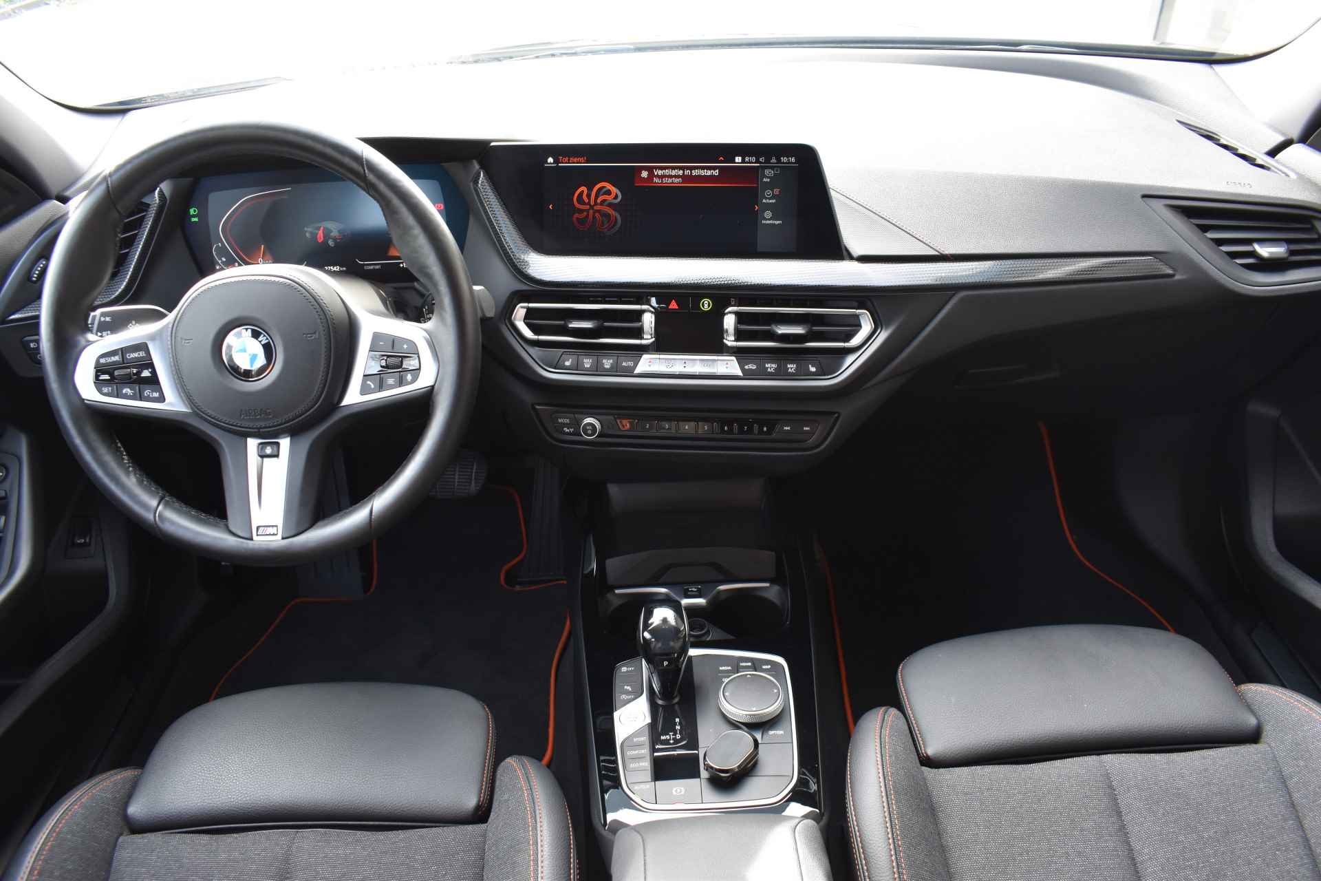 BMW 1-serie 118i High Executive / Sport-Line / Ad. Cruise / Verw. Stuur & Stoelen / Privacy glas - 10/54