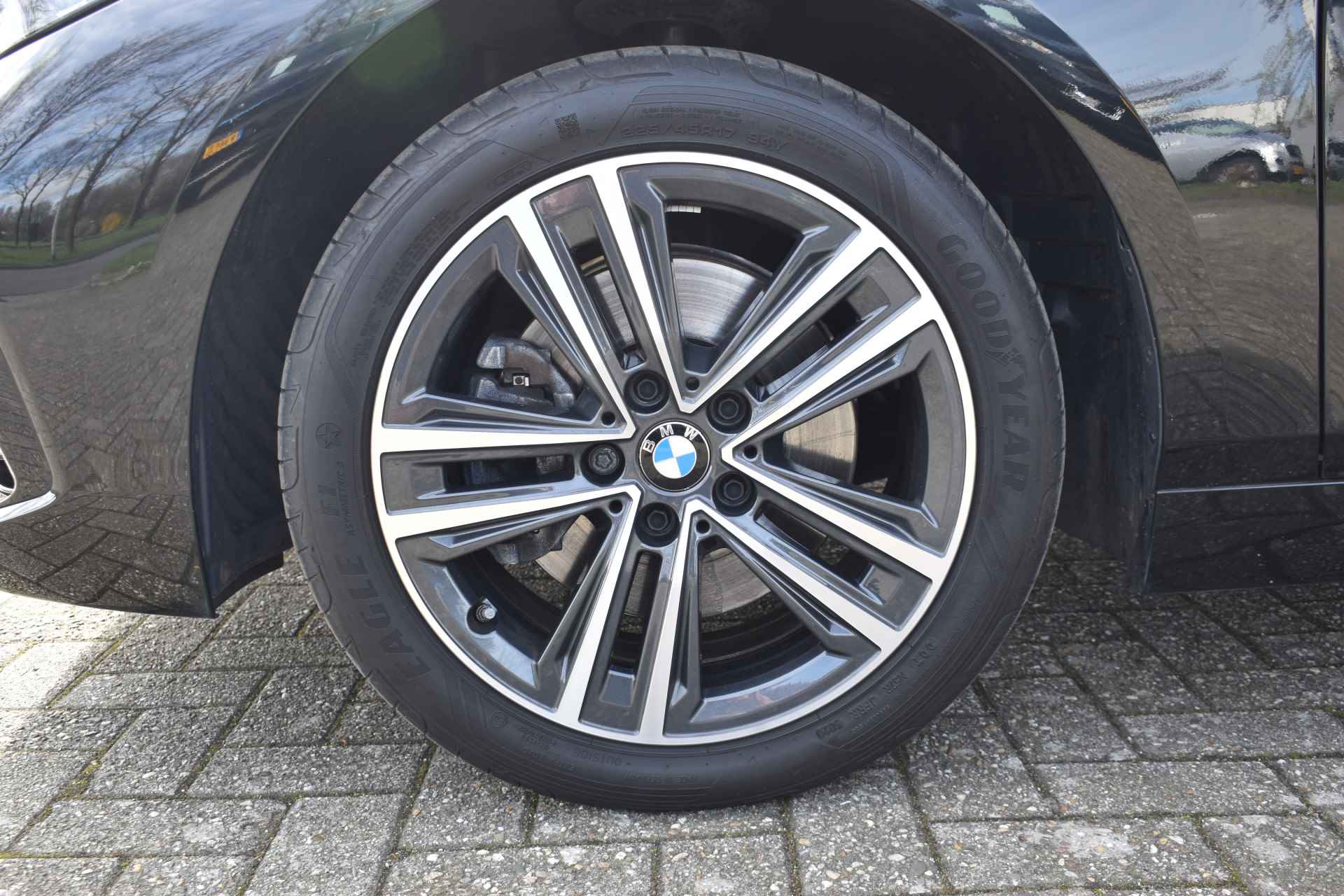 BMW 1-serie 118i High Executive / Sport-Line / Ad. Cruise / Verw. Stuur & Stoelen / Privacy glas - 28/54