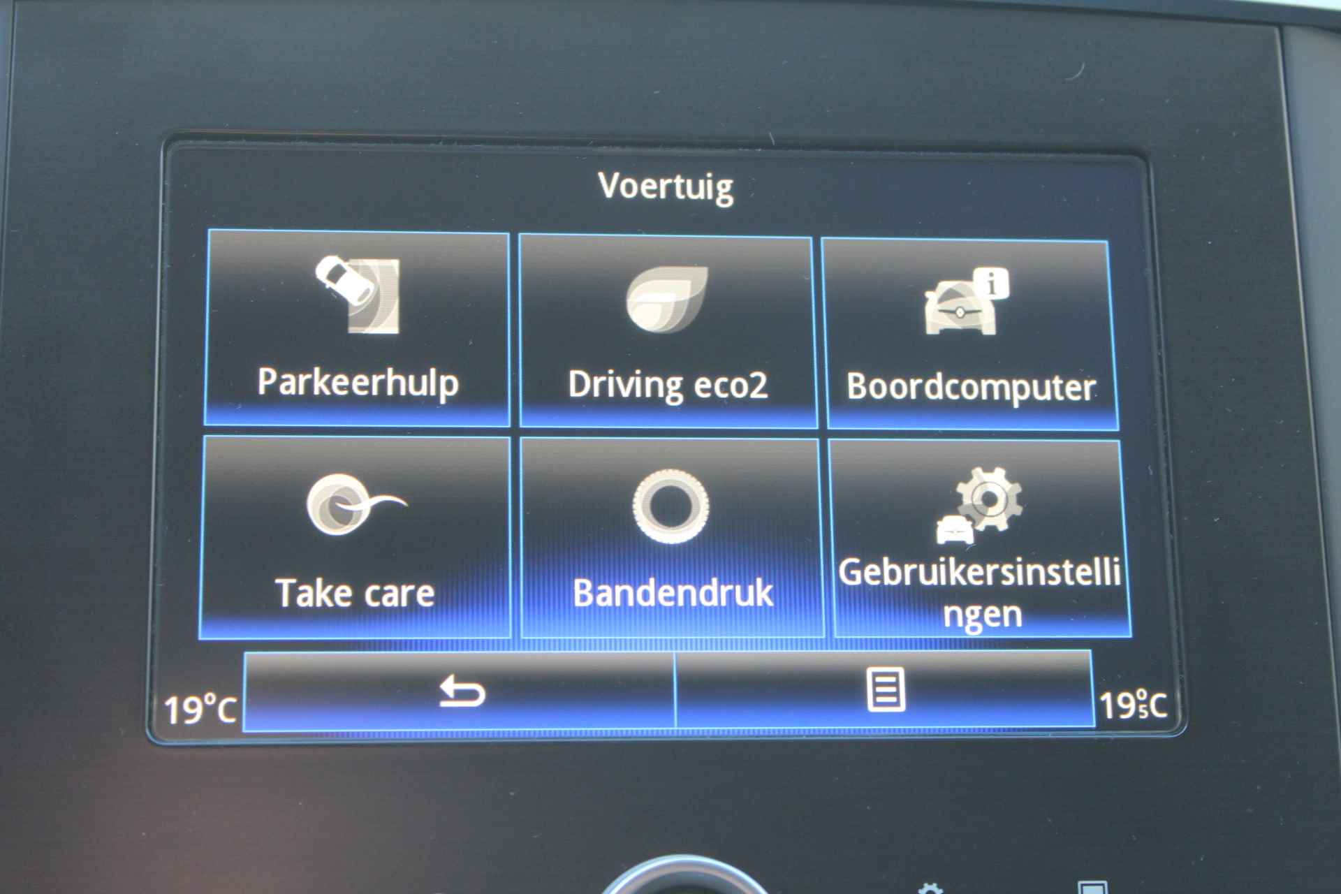 Renault Mégane Estate 1.2 TCe Limited 130 pk EDC AUTOMAAT,Navigatie,Clima, stoel verw., Trekhaak - 31/41