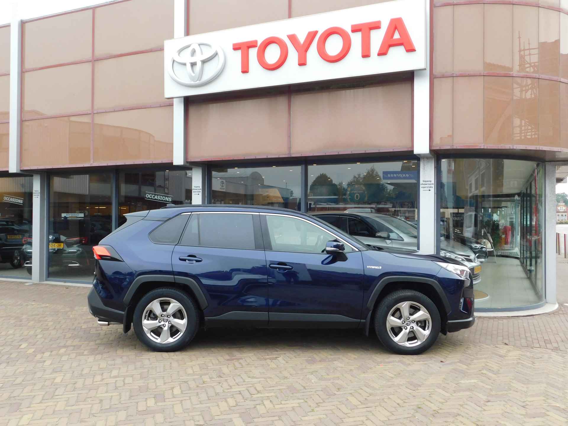 Toyota RAV4 2.5 Hybrid First Edition - 32/38