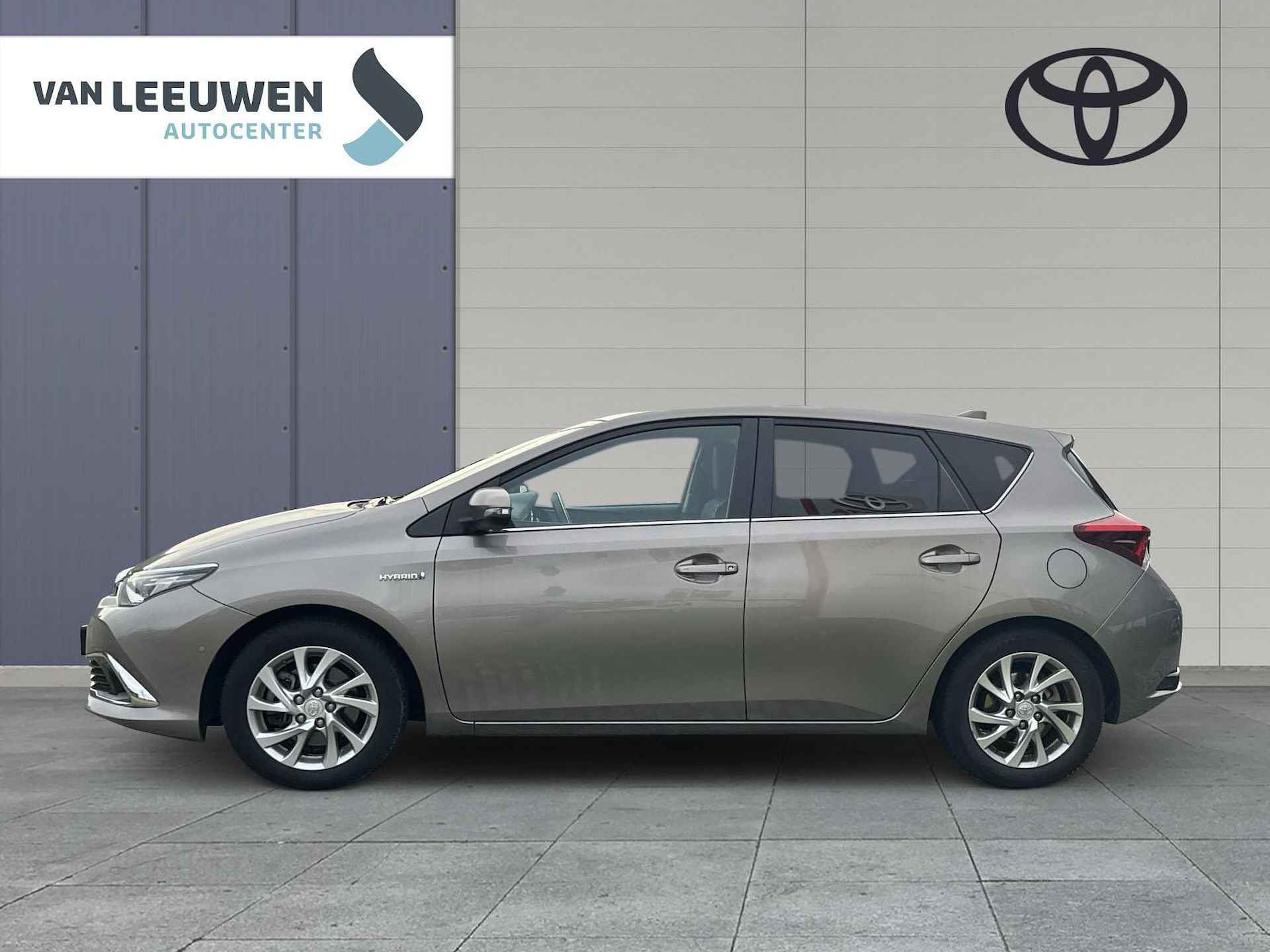 Toyota Auris 1.8 Hybrid Lease Pro - 8/19