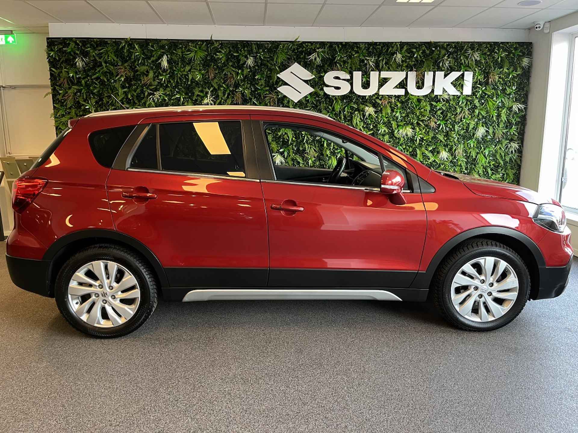 Suzuki S-Cross