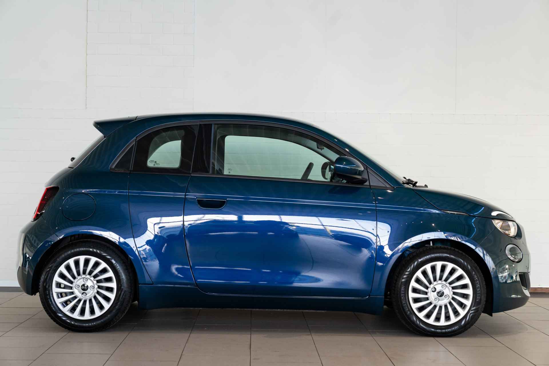 Fiat 500E Urban 3+1 24 kWh | Navi | Camera | Stoel verwarming | Adaptive Cruise Controle | Parkeersensoren | - 6/34