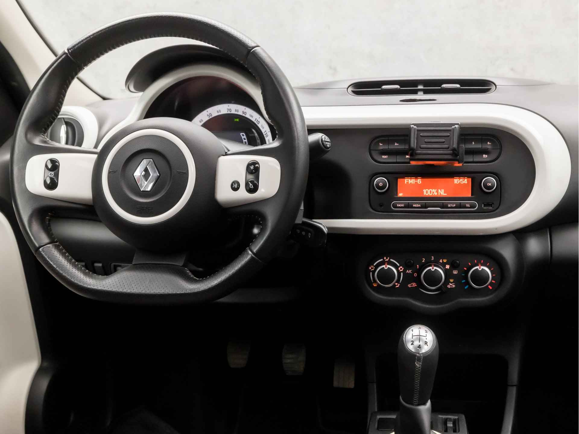 Renault Twingo 1.0 SCe Dynamique Sport (OPENDAK, 5 DEURS, CRUISE, BLUETOOTH, RADIO, AIRCO, SPRAAKBEDIENING, ELEK PAKKET, SORTSTOELEN, LM VELGEN, NIEUWE APK, NIEUWSTAAT) - 7/30