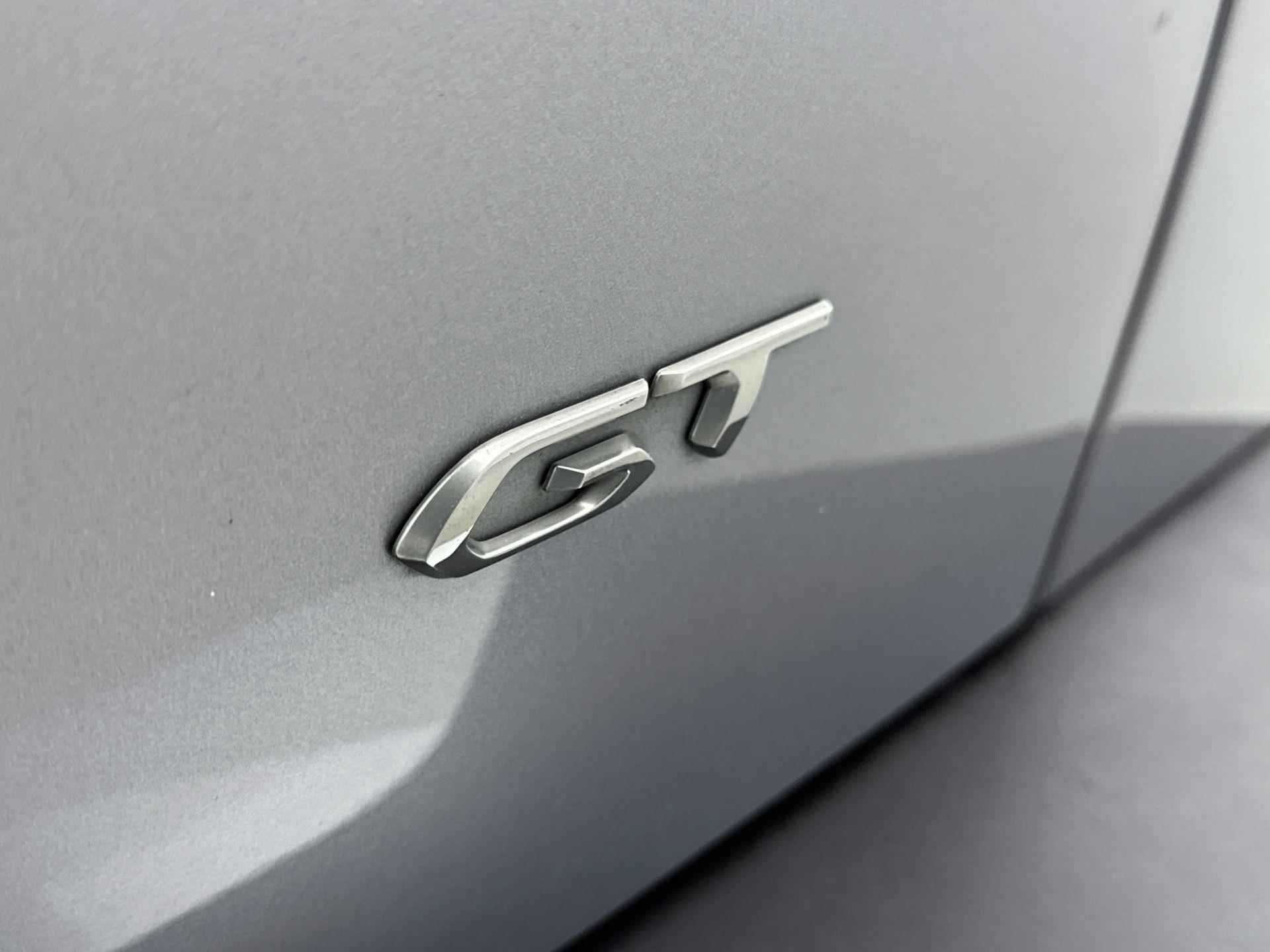 Peugeot 2008 SUV 1.2 130 pk Allure | Navigatie | Camera | 3D Scherm | Stoelverwarming - 24/35