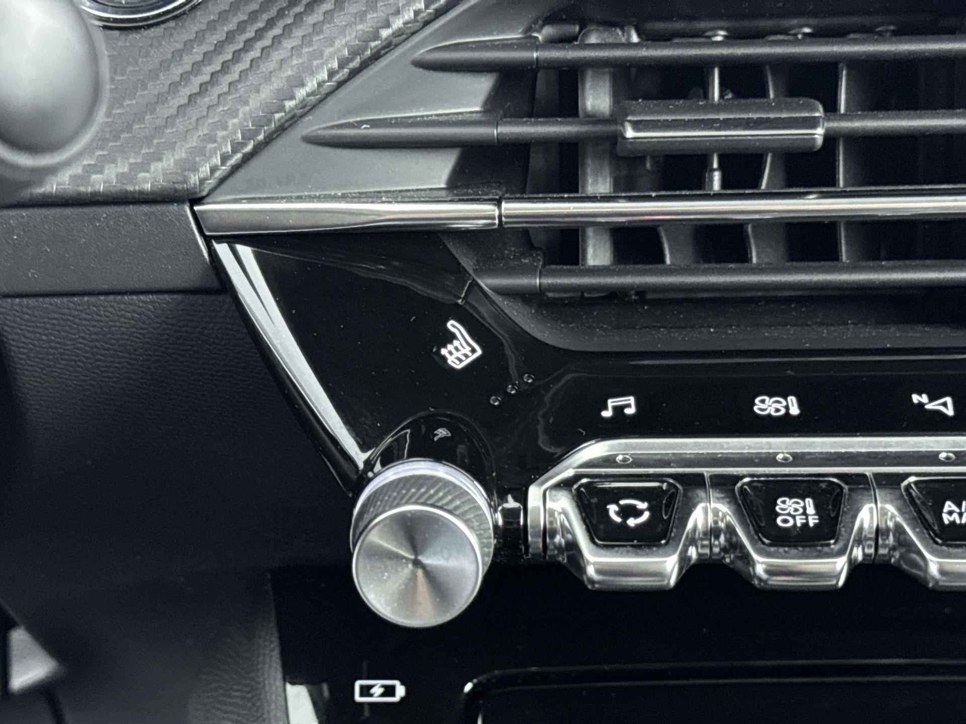 Peugeot 2008 SUV 1.2 130 pk Allure | Navigatie | Camera | 3D Scherm | Stoelverwarming - 27/35
