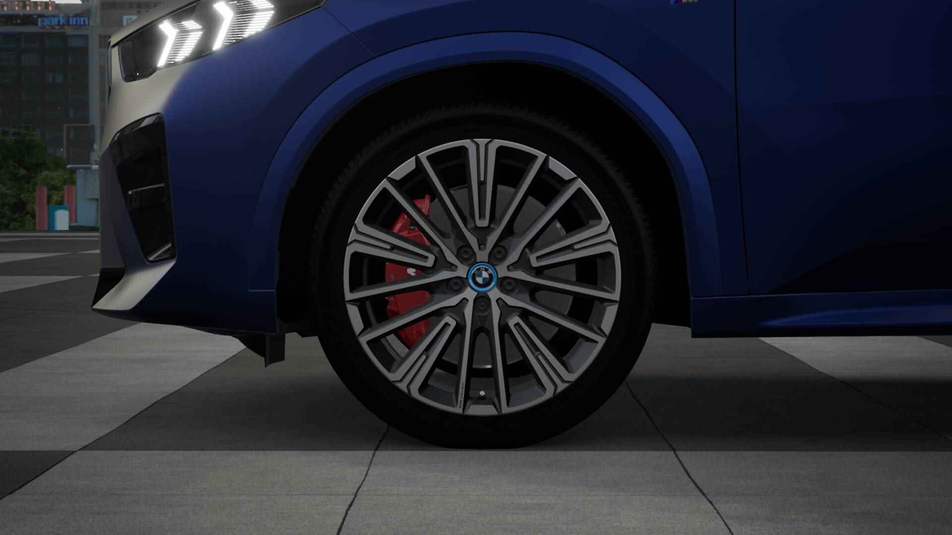 BMW iX2 eDrive20 High Executive M Sport 65kWh / Panoramadak / Sportstoelen / Adaptieve LED / Adaptief M Onderstel / Parking Assistant Plus / Driving Assistant Professional - 10/11