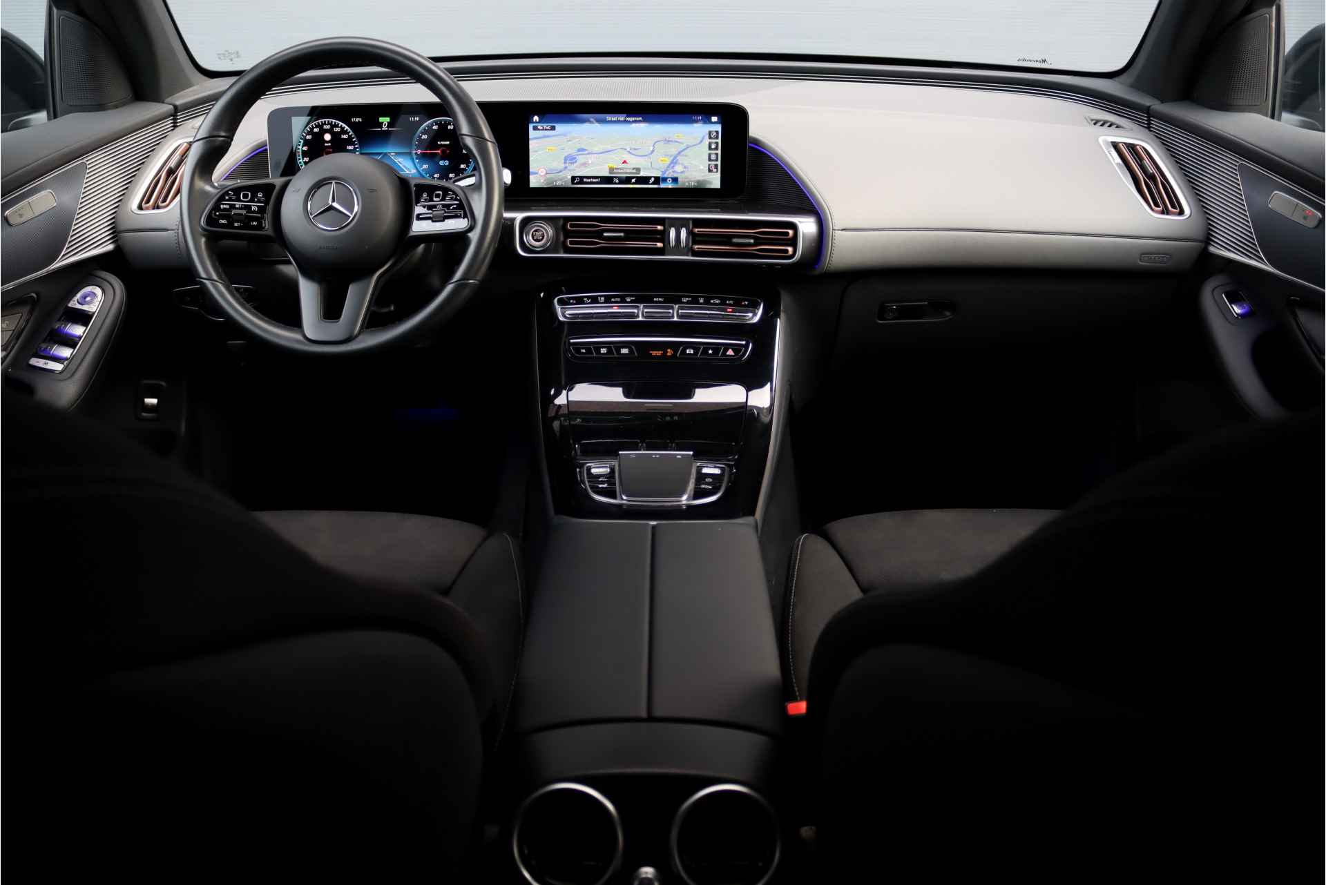 Mercedes-Benz EQC 400 4-MATIC Business Solution 80 kWh, 45.000,- netto! Schuif-/Kanteldak, Surround Camera, Keyless Go, Cruise Control, Multibeam LED, Zitcomfortpakket, Sfeerverlichting, Stoelverwarming, Etc. - 3/39