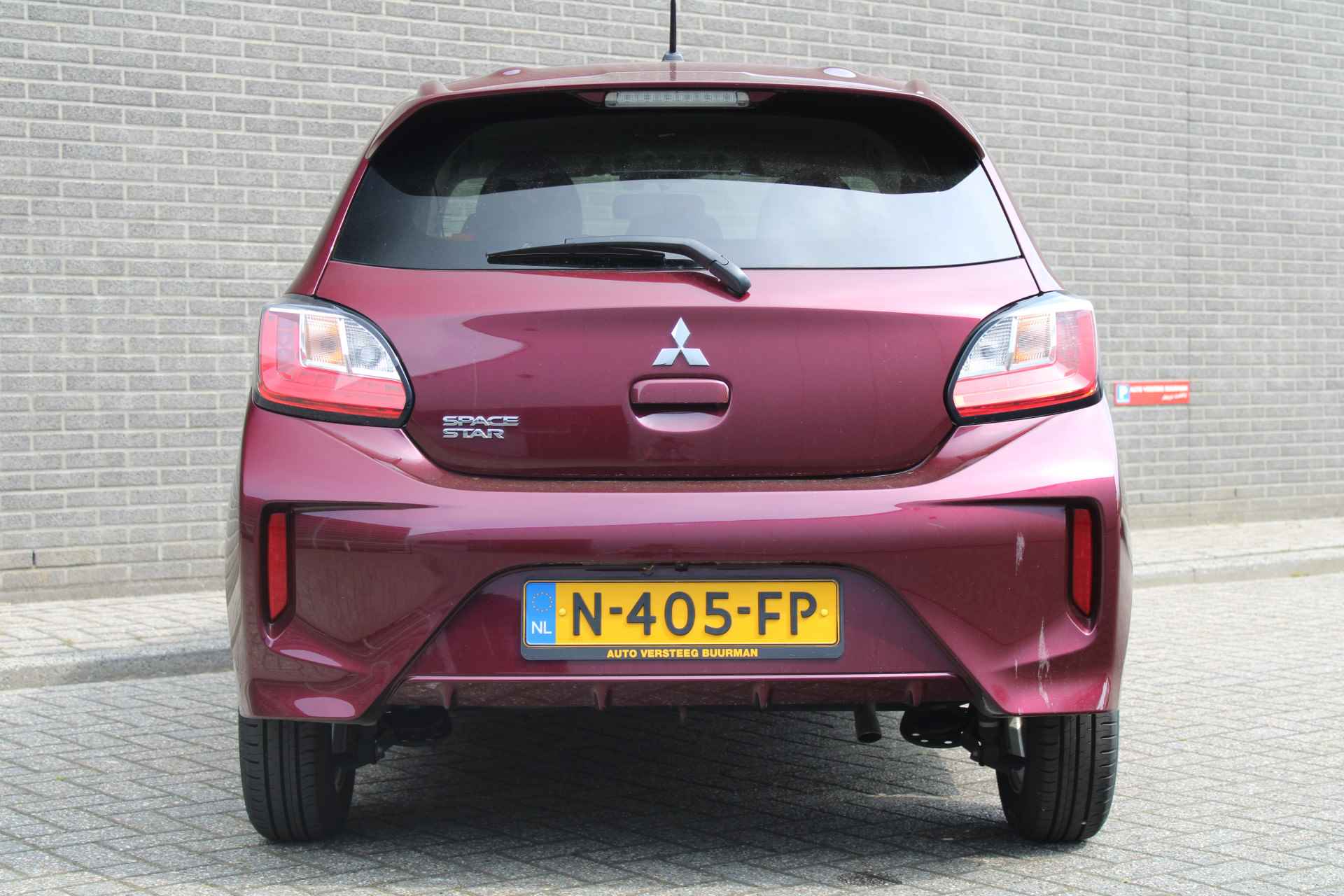 Mitsubishi Space Star 1.2 Intense Zomer- en Winterbanden, Carplay/Android Auto, Cruise Control, Achteruitrijcamera - 8/31