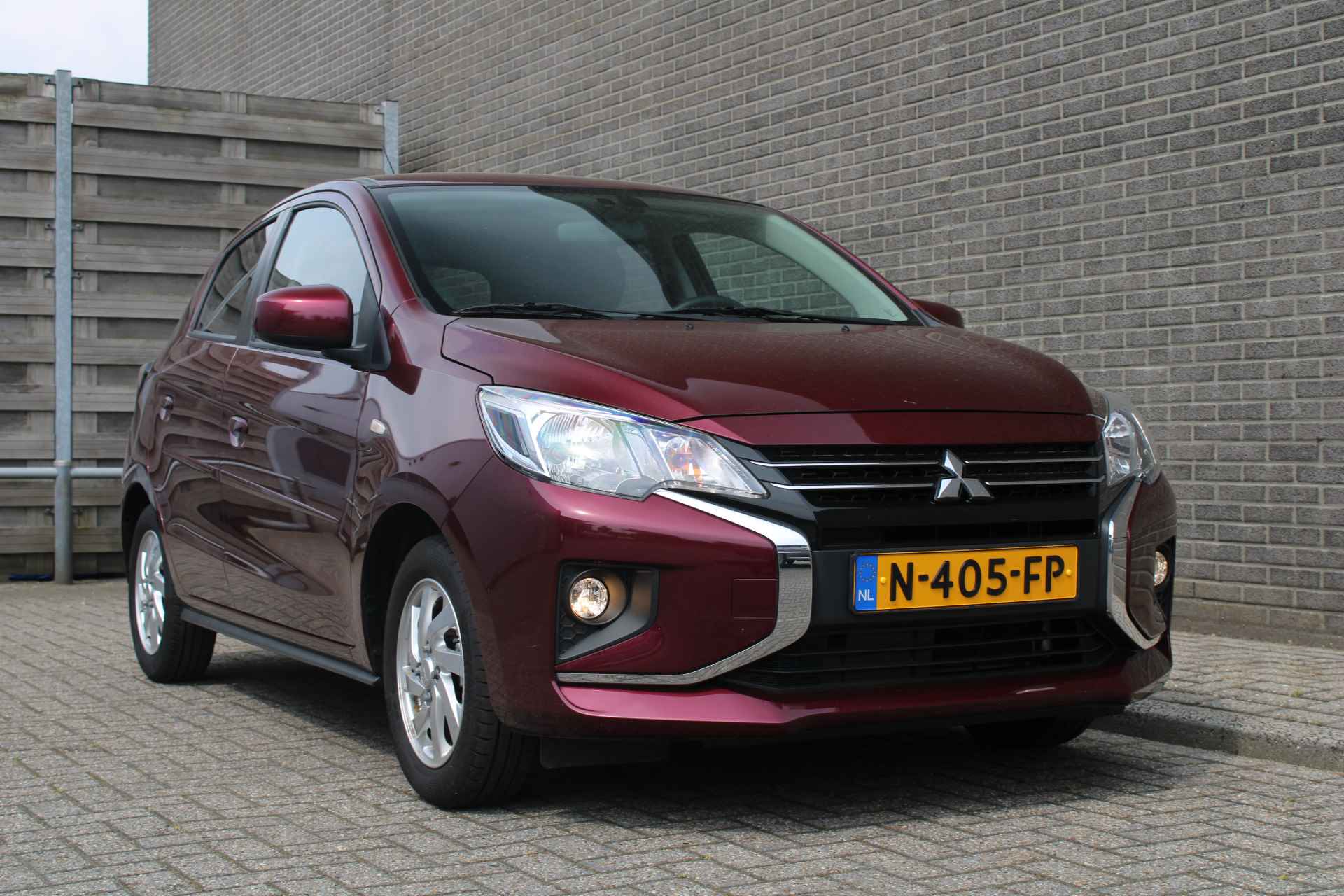 Mitsubishi Space Star 1.2 Intense Zomer- en Winterbanden, Carplay/Android Auto, Cruise Control, Achteruitrijcamera - 26/31