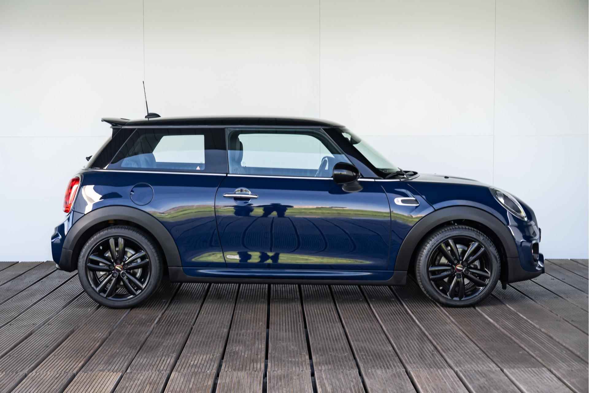 MINI 3-deurs Cooper John Cooper Works pakket | Showroom Sale - 4/23