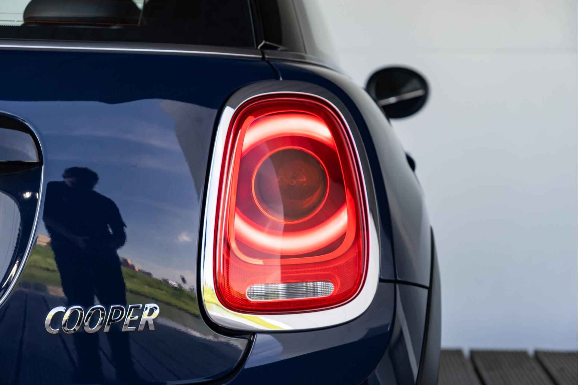 MINI 3-deurs Cooper John Cooper Works pakket | Showroom Sale - 22/23