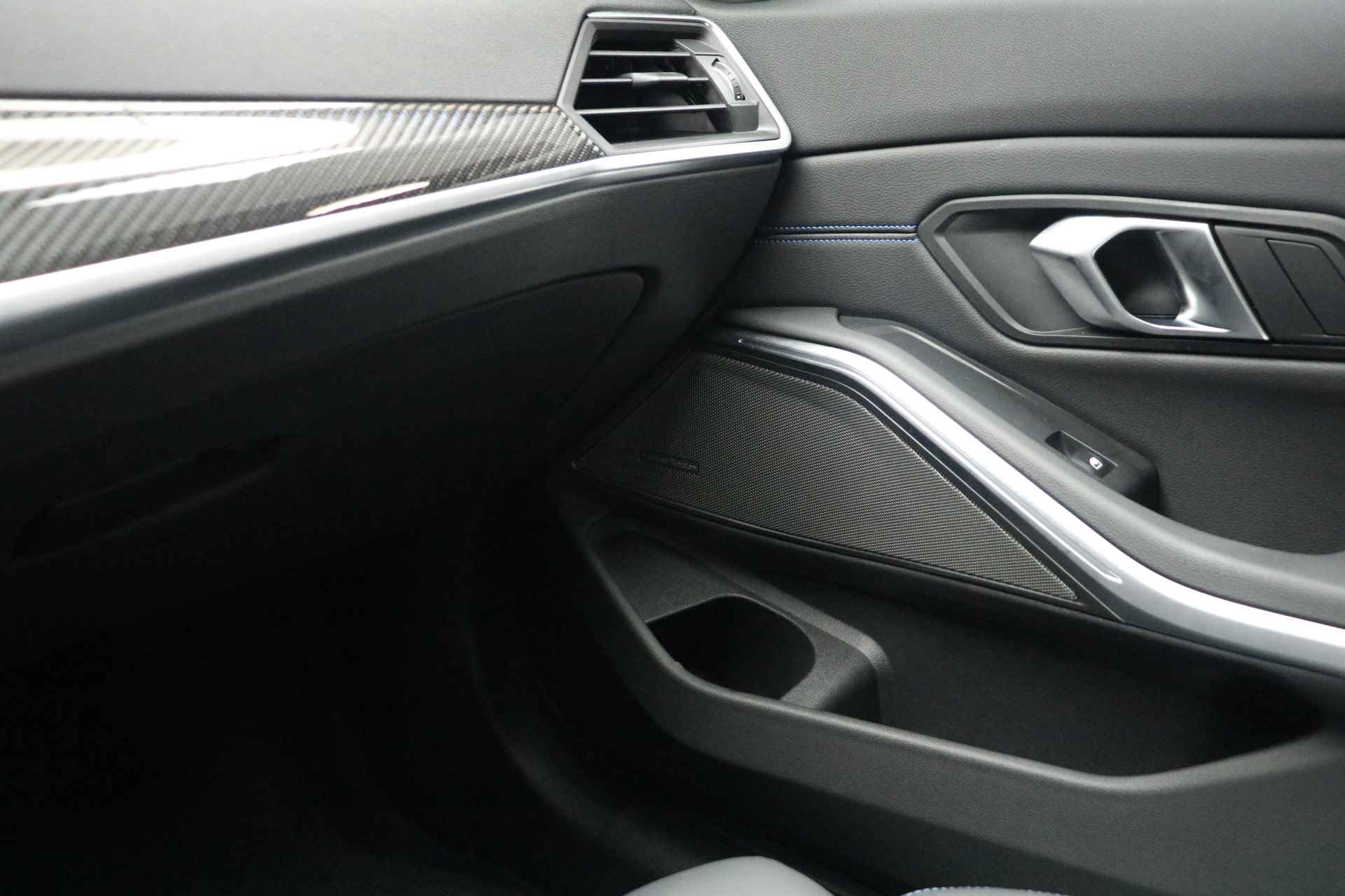 BMW 3 Serie Touring 330e xDrive High Executive M Sport Automaat / Panoramadak / Trekhaak / Comfort Access / Adaptief M Onderstel / Adaptieve LED / Live Cockpit Professional / Harman Kardon - 21/26