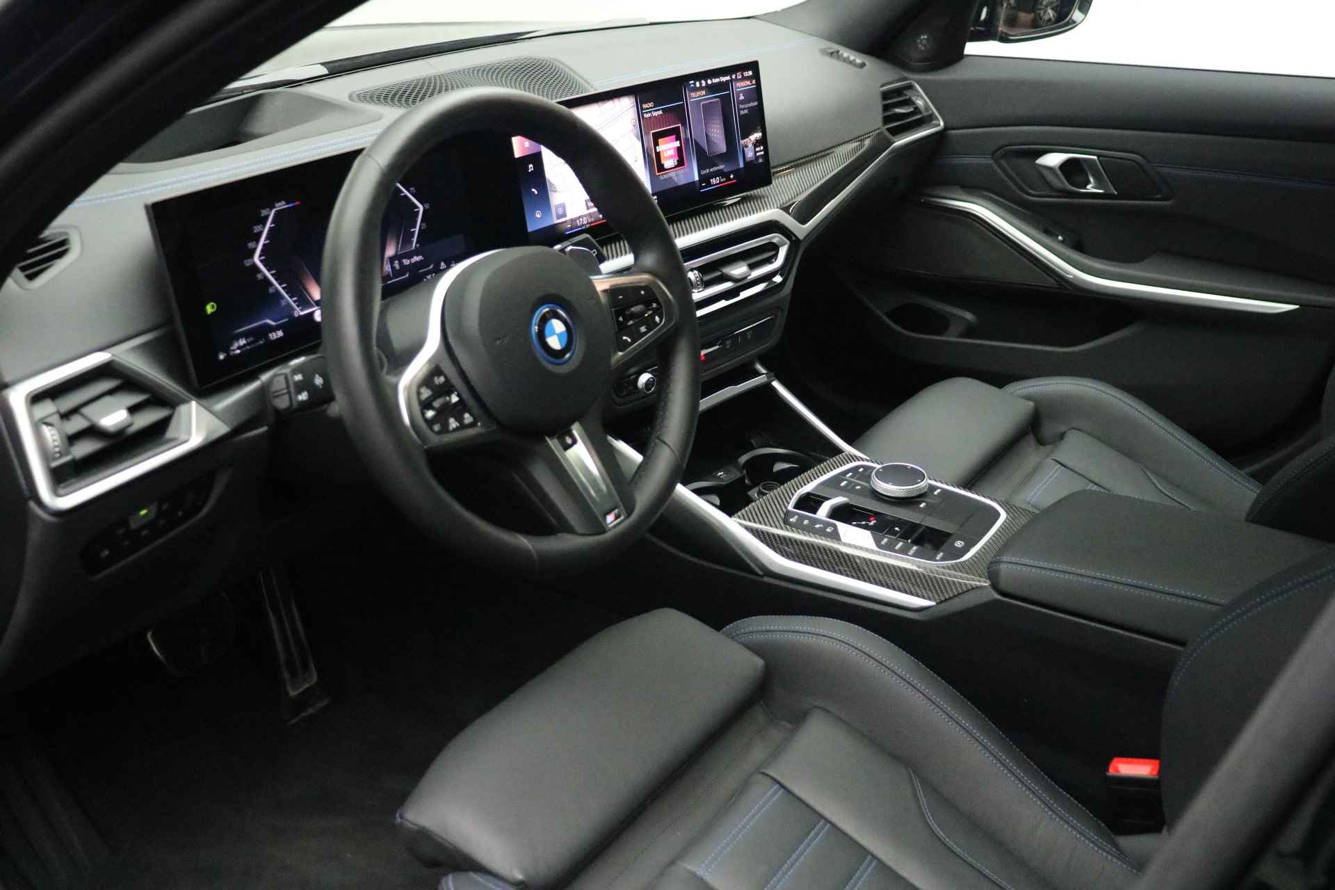 BMW 3 Serie Touring 330e xDrive High Executive M Sport Automaat / Panoramadak / Trekhaak / Comfort Access / Adaptief M Onderstel / Adaptieve LED / Live Cockpit Professional / Harman Kardon - 26/26