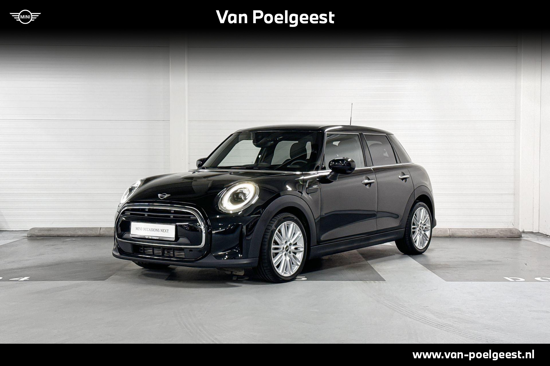 MINI 5-deurs Cooper | Achteruitrijcamera | Apple CarPlay | Stoelverwarming