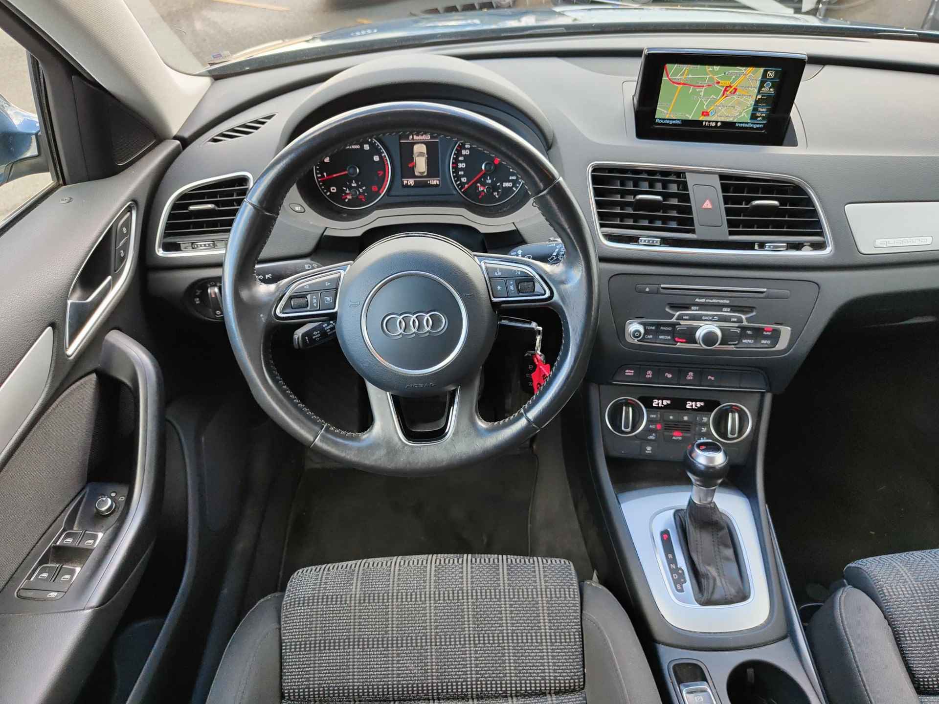Audi Q3 2.0 TFSI quattro Sport Pro Line 180 pk | Trekhaak | Navigatie | Bi-Xenon | Cruise Control | Parkeersensoren - 3/4
