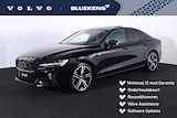 Volvo S60 Recharge T8 AWD R-Design - Panorama/schuifdak - IntelliSafe Assist & Surround - Harman/Kardon audio - Adaptieve LED koplampen - Parkeercamera achter - Verwarmde voorstoelen, stuur & achterbank - Parkeersensoren voor & achter - Elektr. bedienb. voorstoelen met geheugen - Standkachel - 19' LMV