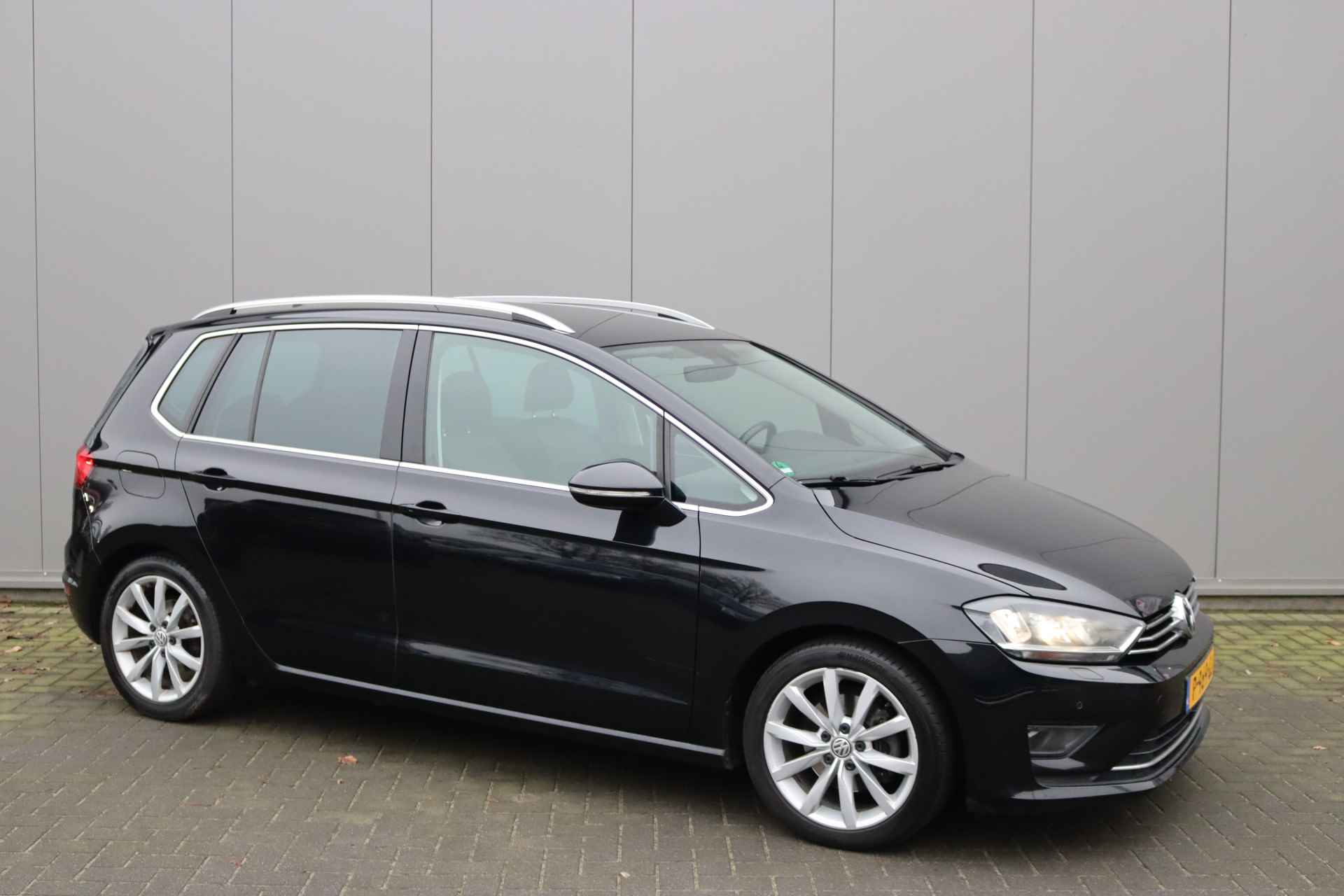 Volkswagen Golf Sportsvan 1.4 TSI 150PK Automaat Highline Camera/Xenon/Adaptive-cruise/Stoelverwaming - 2/33