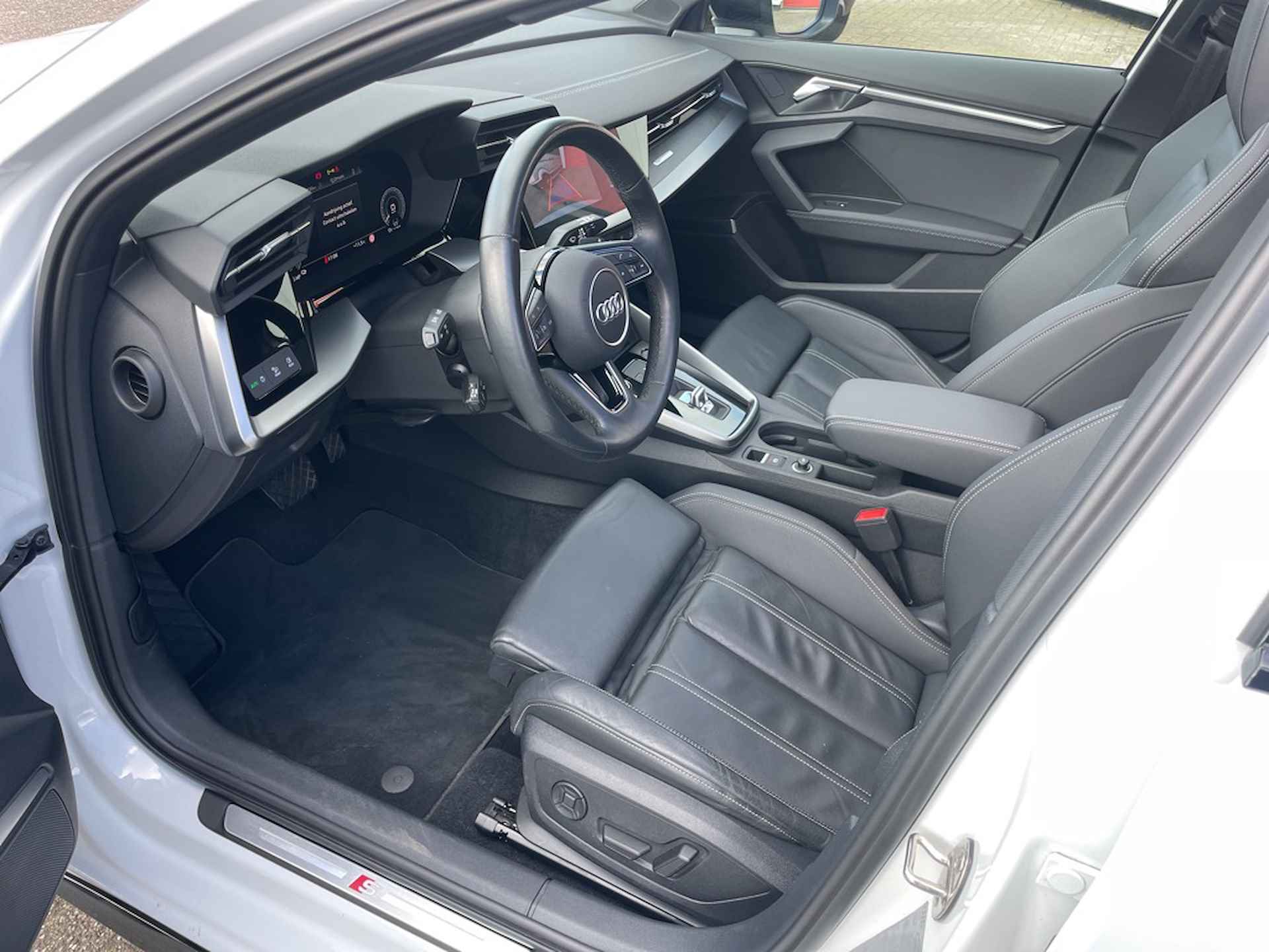 Audi A3 Sportback 45 TFSI e S-line Competition -full options-plug-in-hybrid- - 7/24