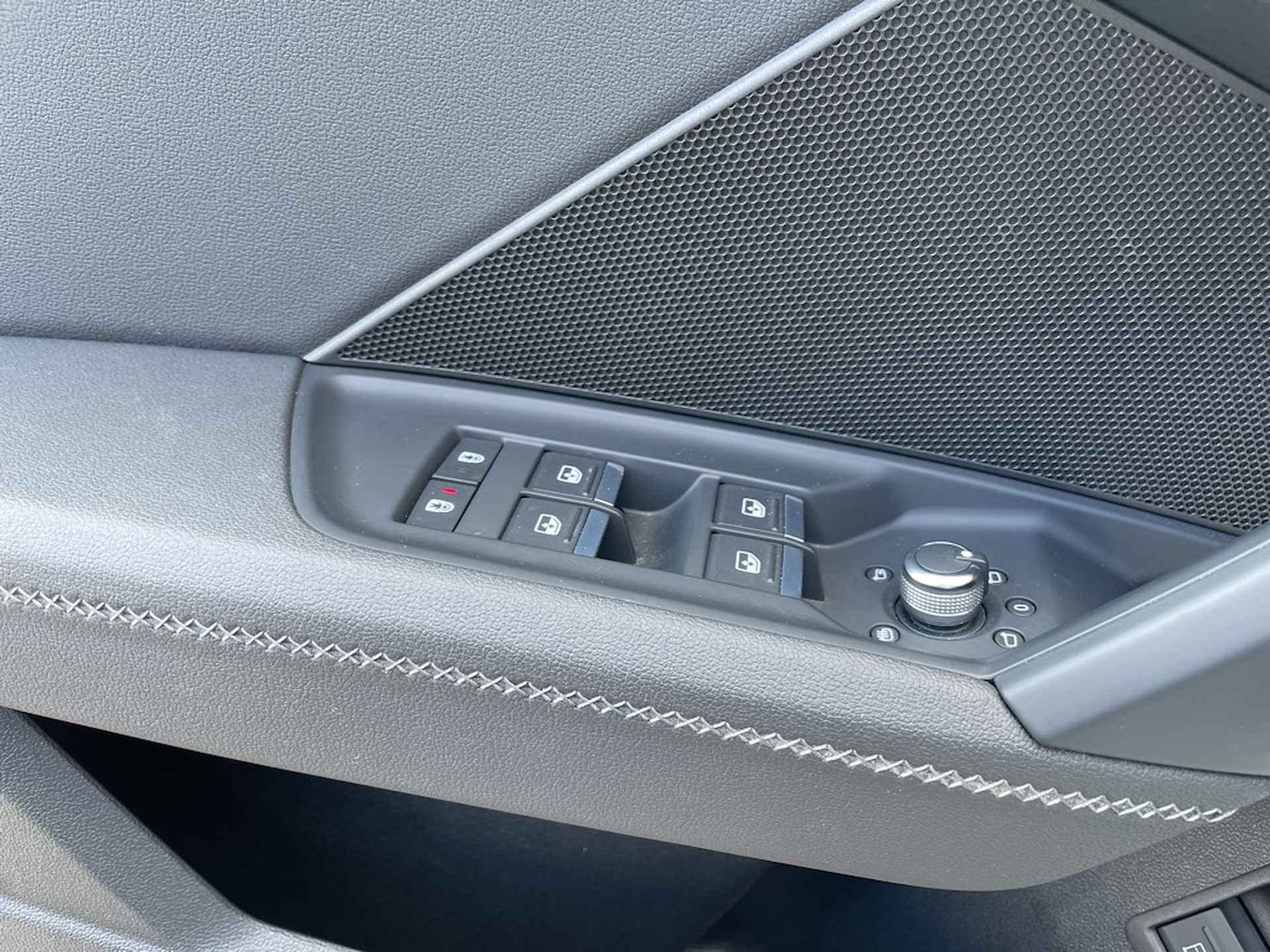 Audi A3 Sportback 45 TFSI e S-line Competition -full options-plug-in-hybrid- - 14/24