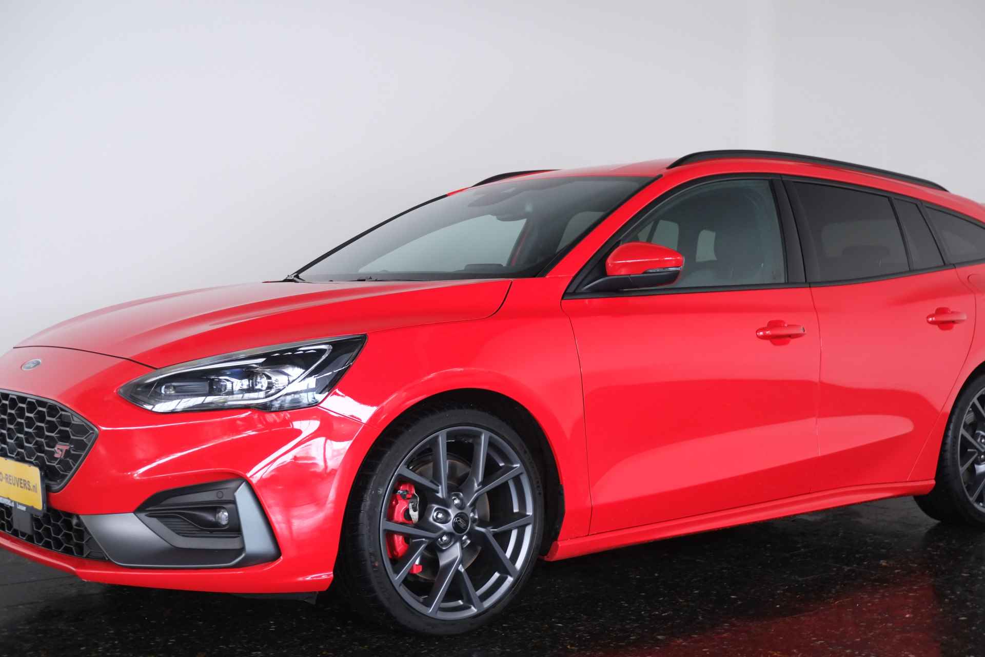 Ford FOCUS Wagon 2.3 EcoBoost ST-3 / Navi / LED / Trekhaak / Carplay / Adaptieve cruise - 34/35