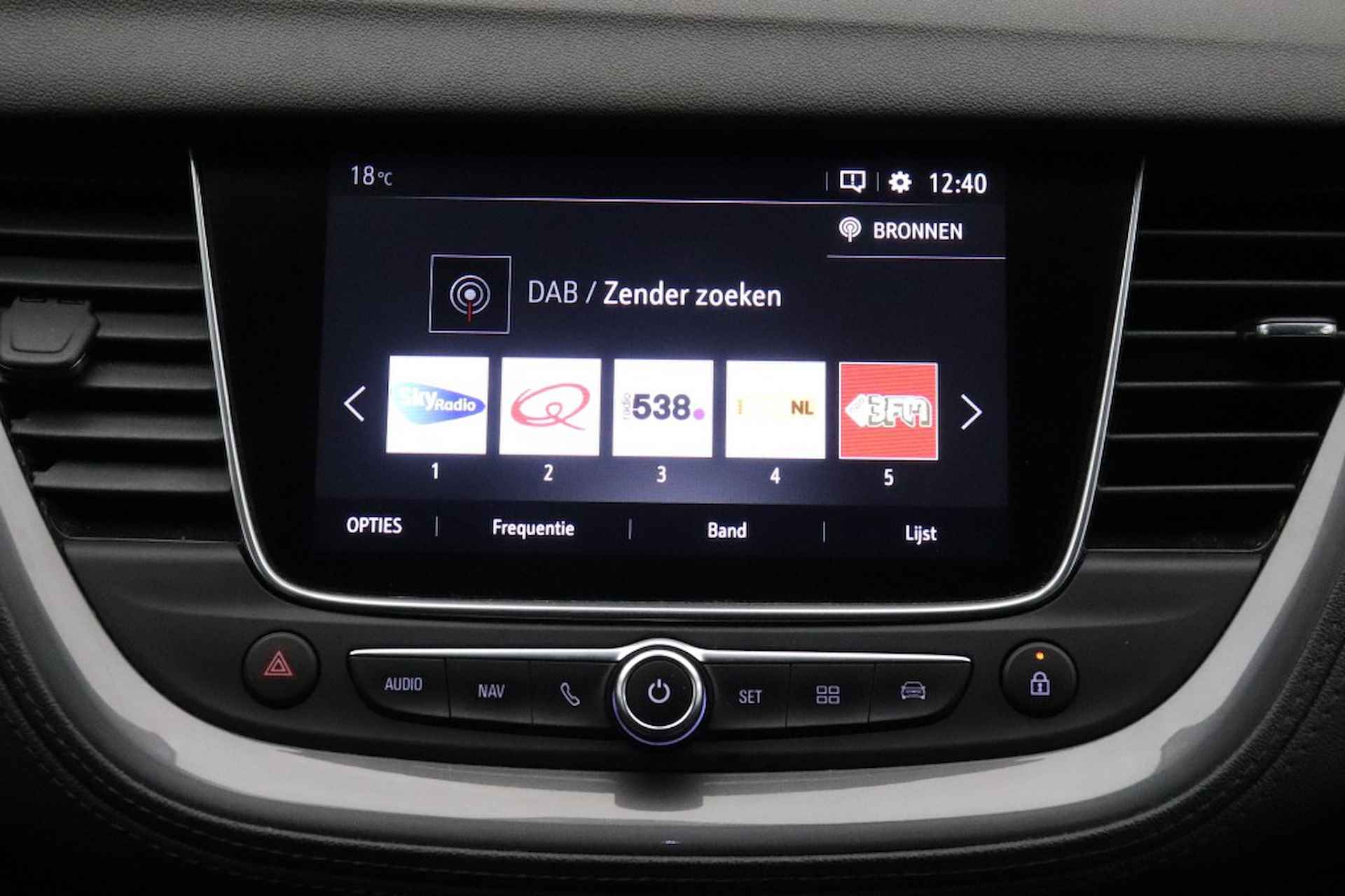 OPEL Grandland X 1.2 Turbo Business + Carplay, Trekhaak, Navi, Clima - 12/31