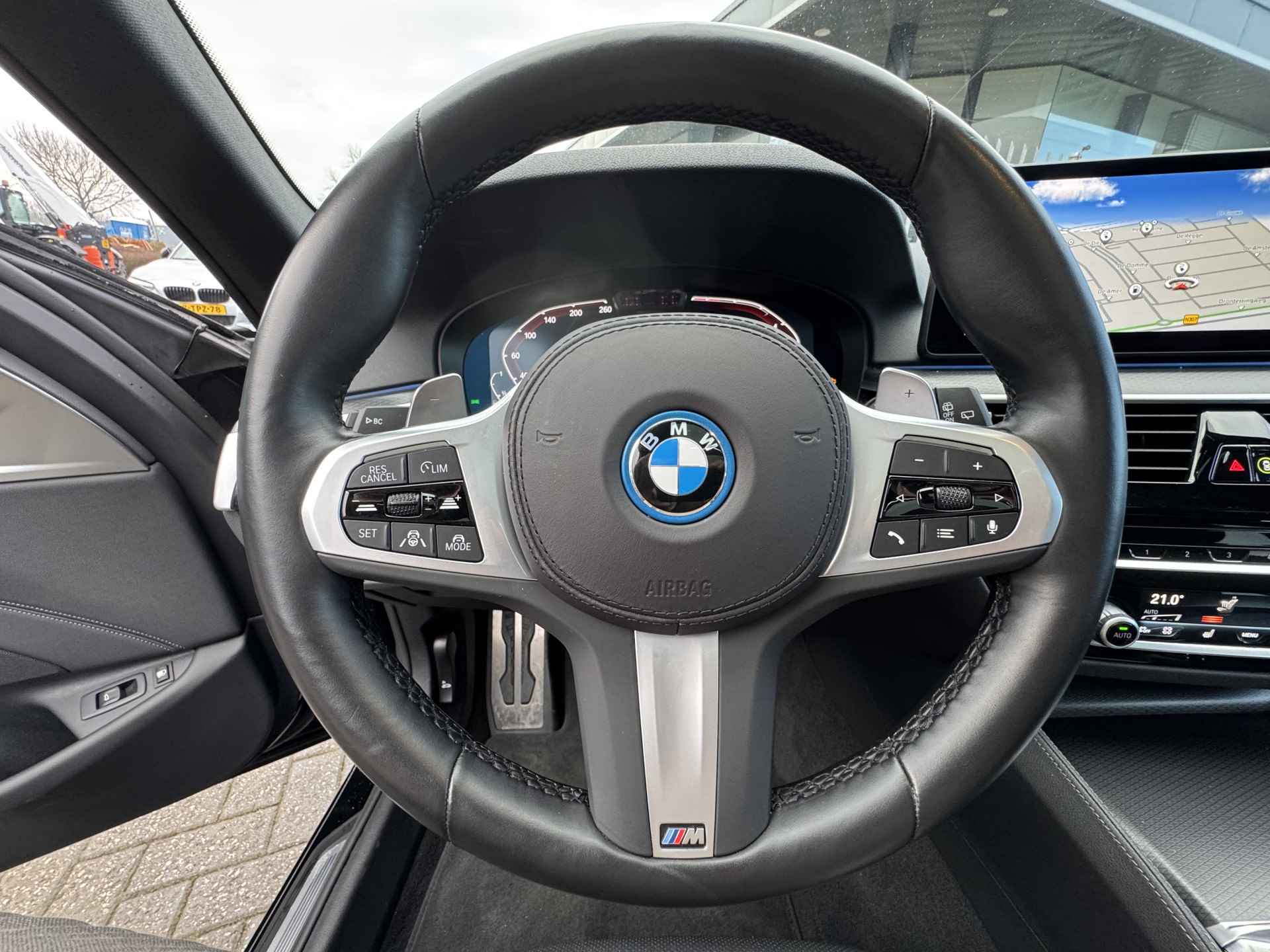 BMW 5 Serie Touring 530e M-Sport 530 Pano-Dak | Dr.ass.pro | Camera | Keyless | HUD - 24/35