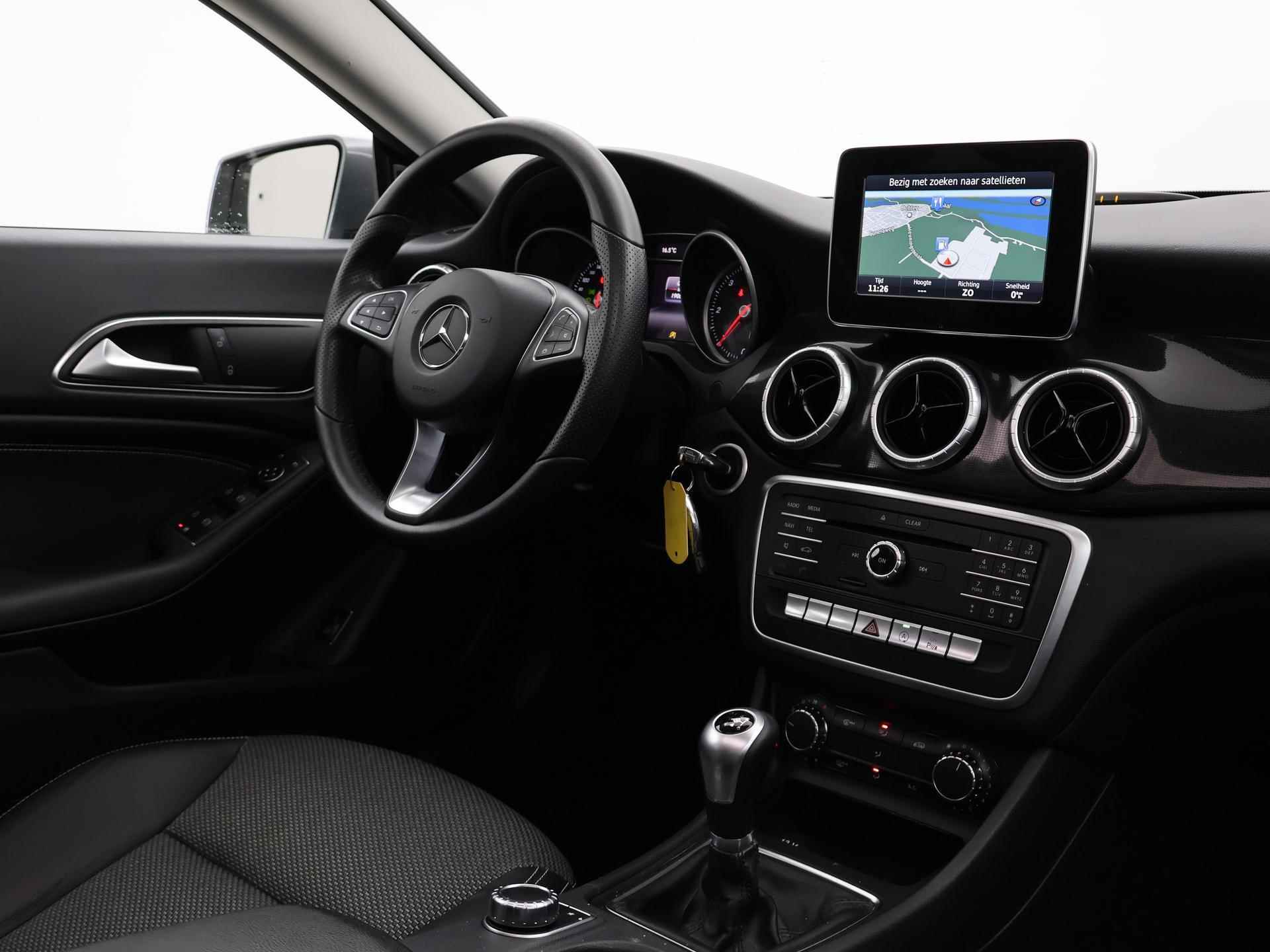 Mercedes-Benz CLA-klasse 180D AMBITION + PANORAMA / LED / NAVIGATIE - 5/37