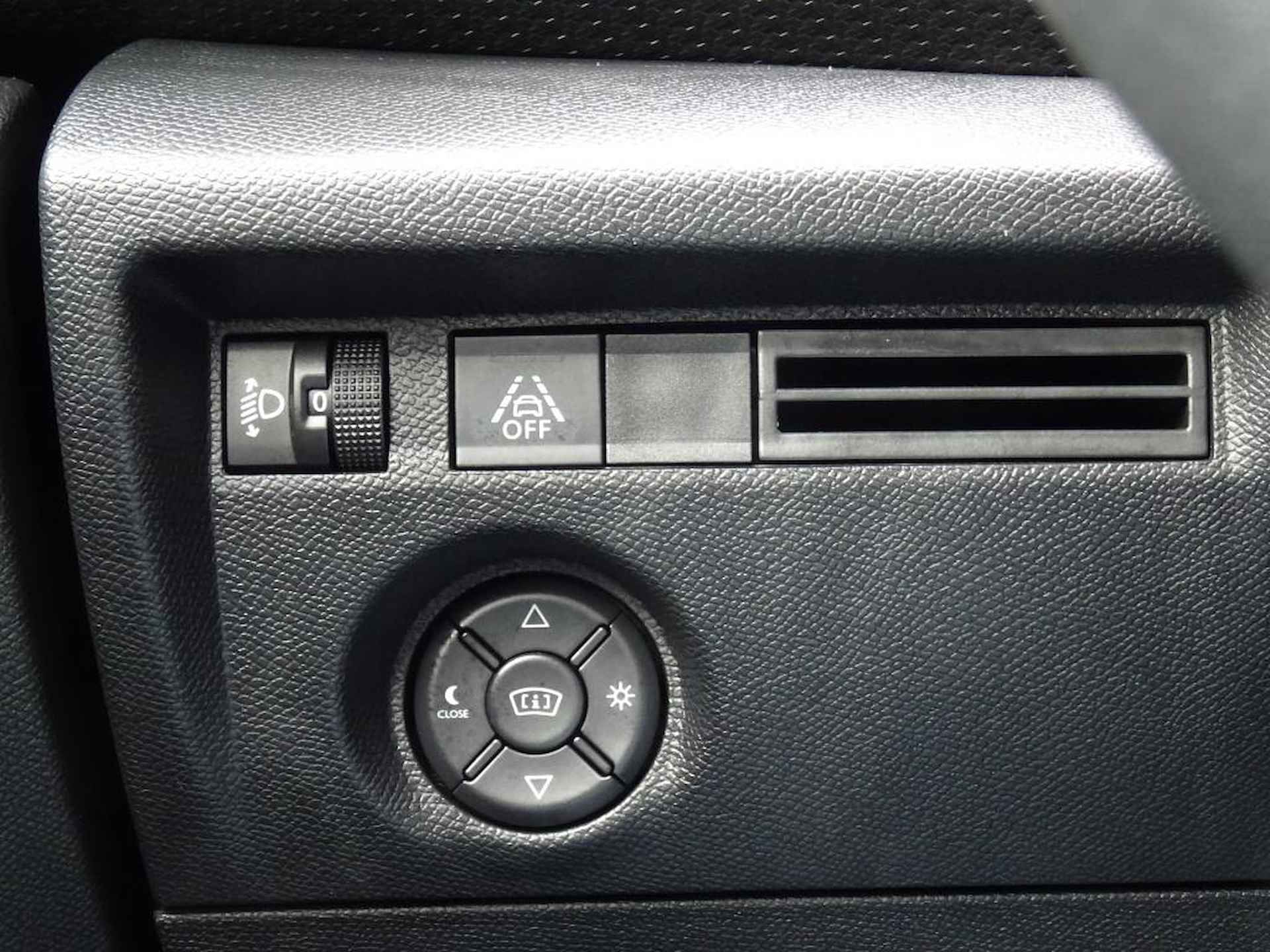 Citroën C4 1.2 PT 130 EAT8 Feel Pack | Navi | Head-Up Display | Apple Carpl - 5/31