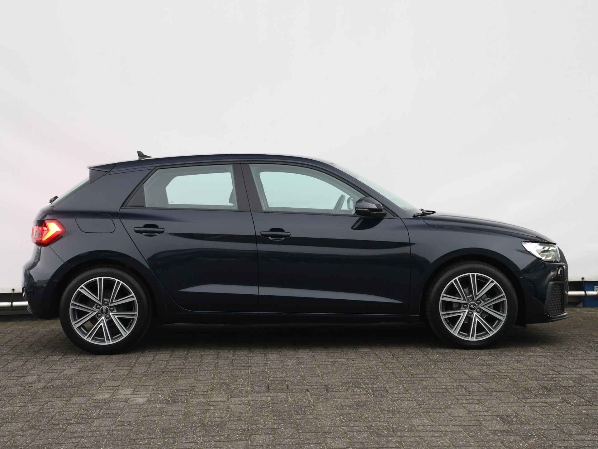 Audi A1 Sportback 25 TFSI S-tronic | Camera | Stoelverwarming | Elek. spiegels | Navi | Apple Carplay | LED | Keyless | 17" Velgen - 2/42