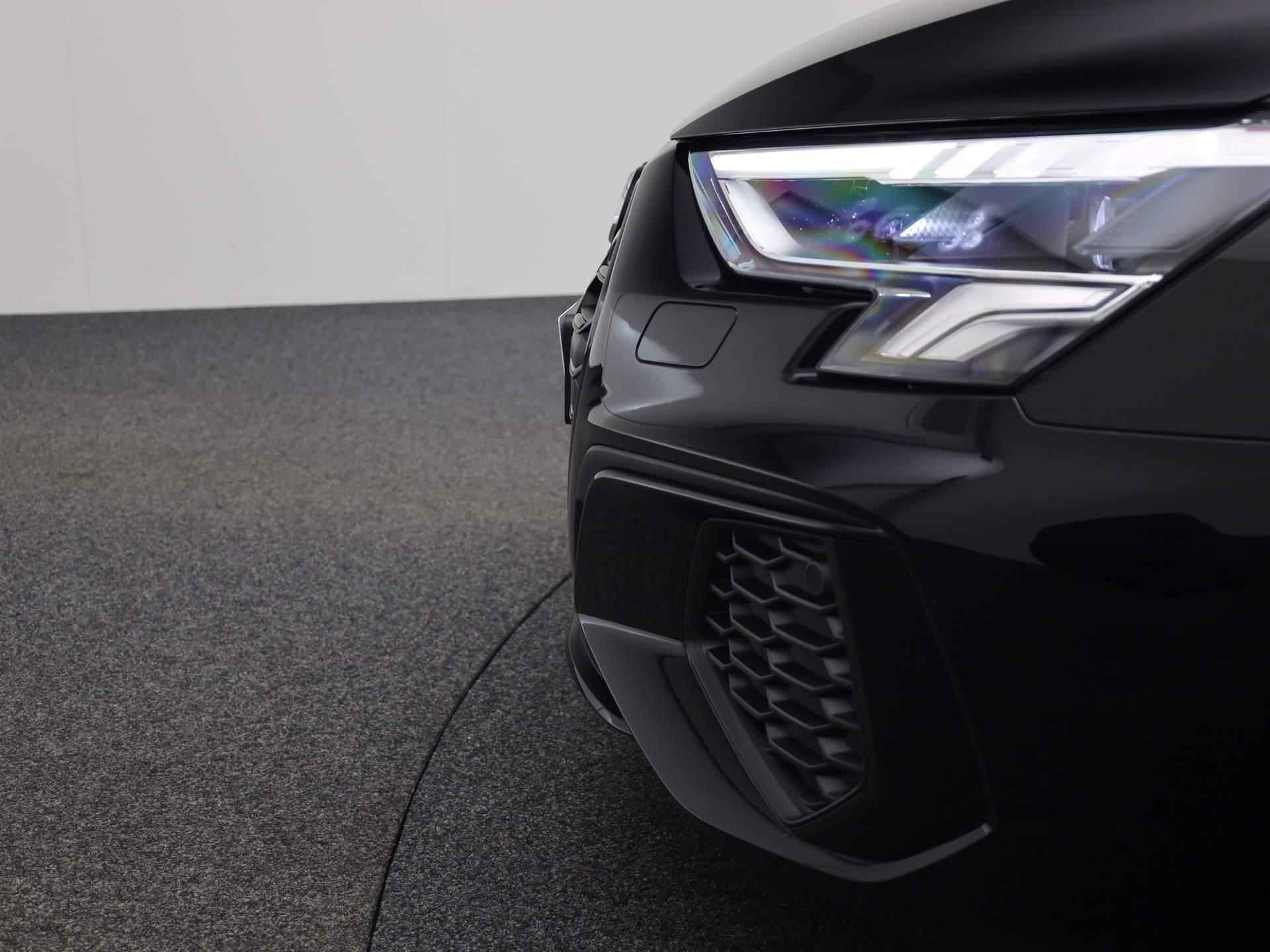 Audi A3 Sportback 45 TFSIe/245PK S Line · Panoramadak · Leder/stof · Drive select - 35/45